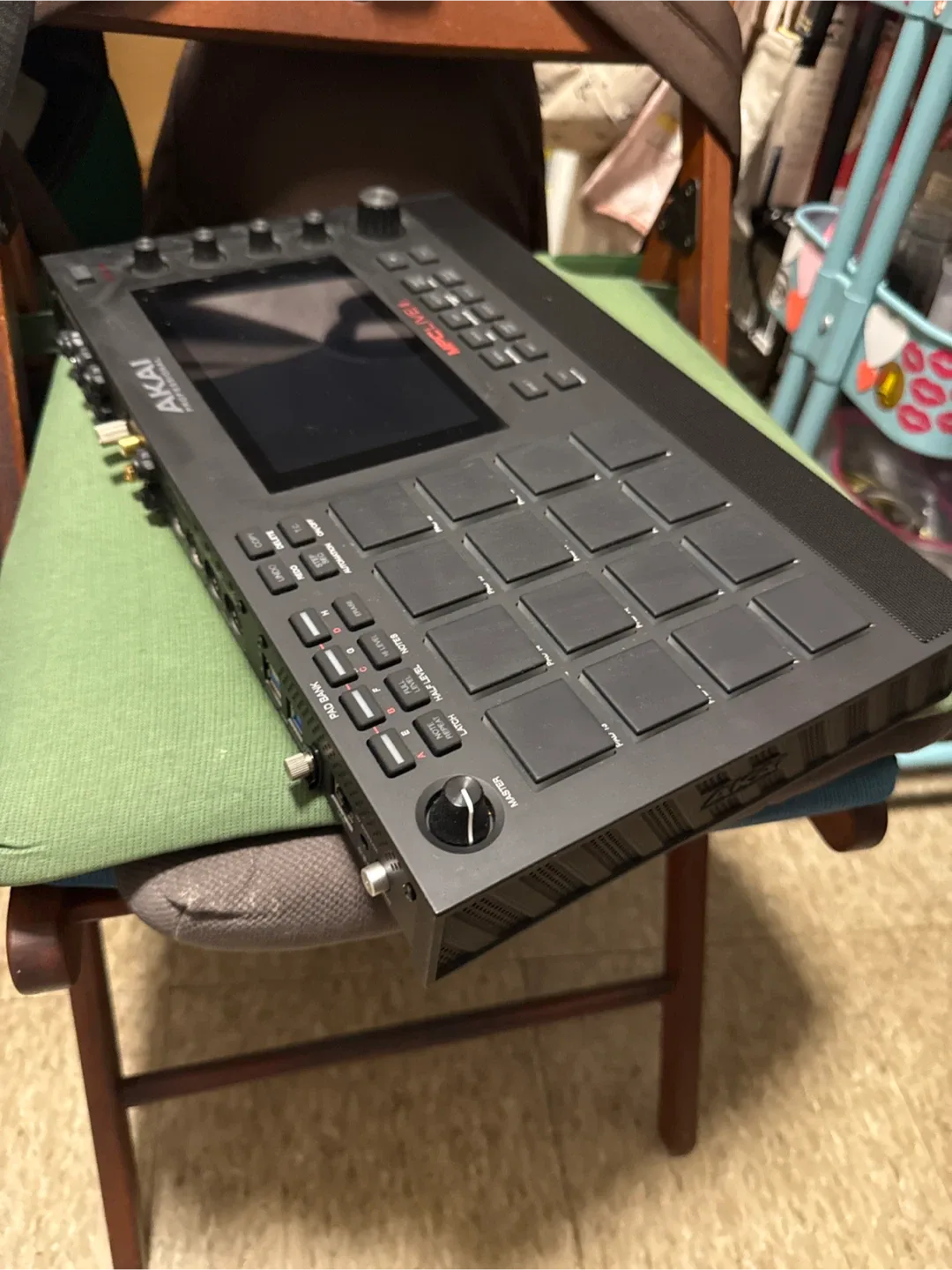 Akai Professional MPC Live II image indicator(4)