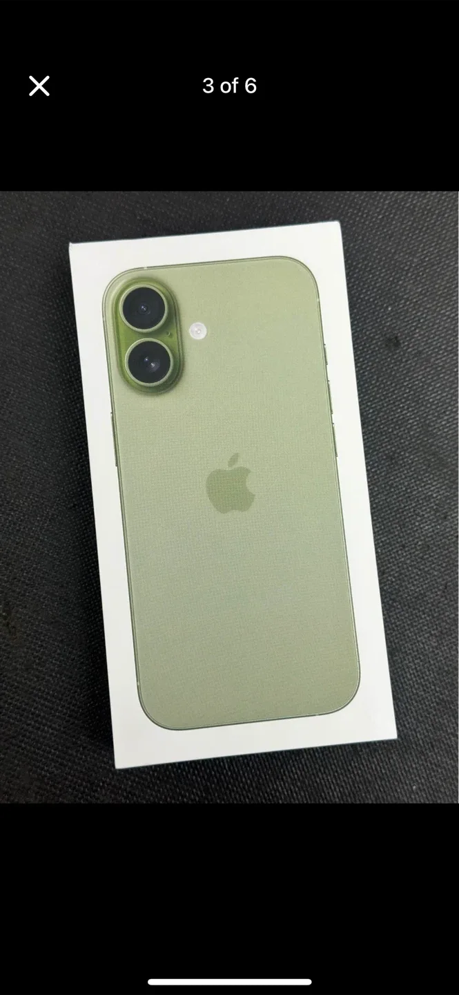 Apple iPhone 17 256GB SAGE. Canadian A3519 Brand New Sealed. image indicator(3)