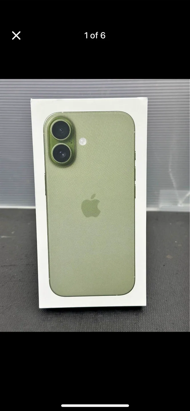 Apple iPhone 17 256GB SAGE. Canadian A3519 Brand New Sealed.