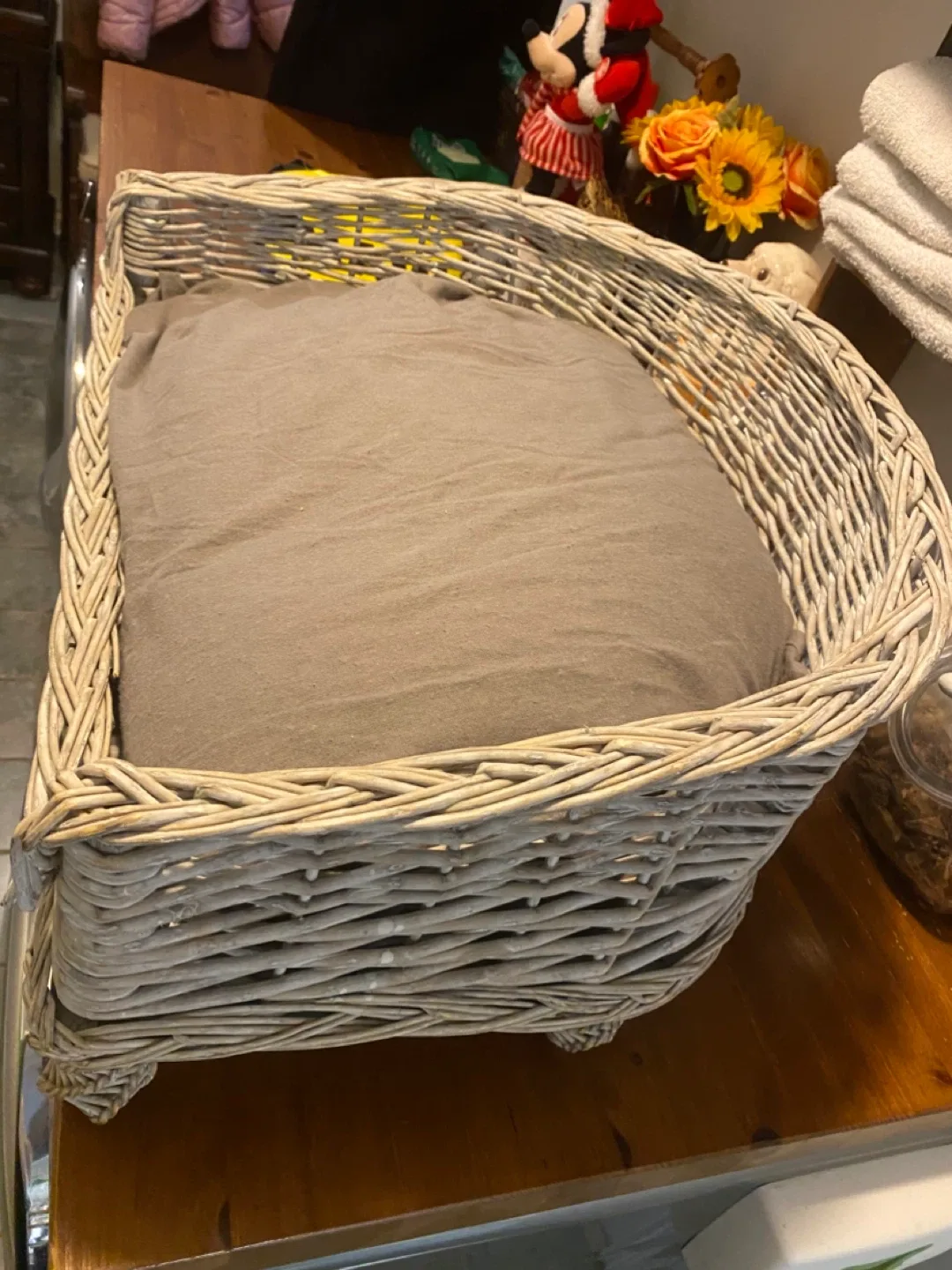 Wicker Pet Bed with Cushion image indicator(4)