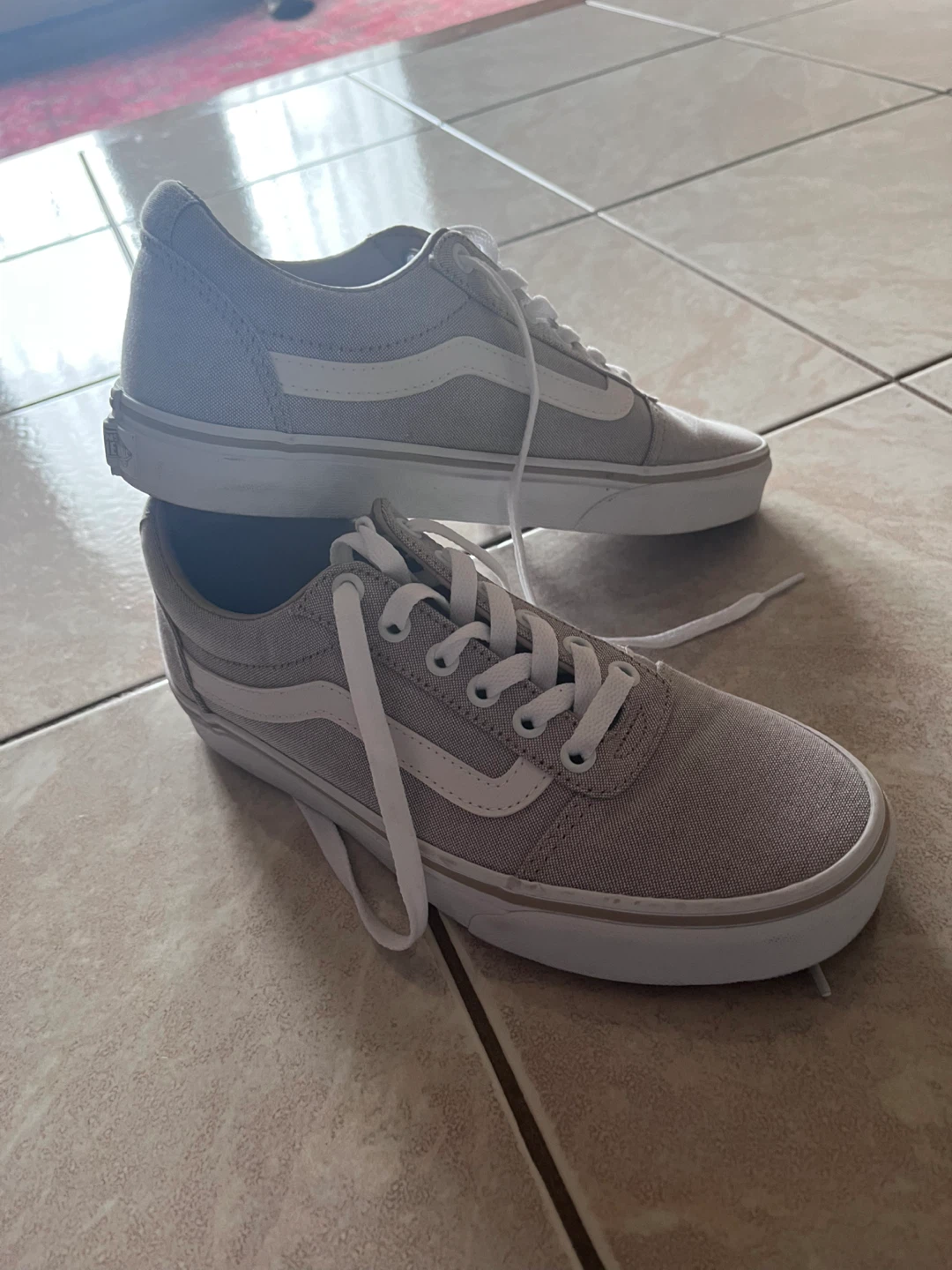 Vans Ward Low-Top Sneakers, Size 7 ,8(Women's)