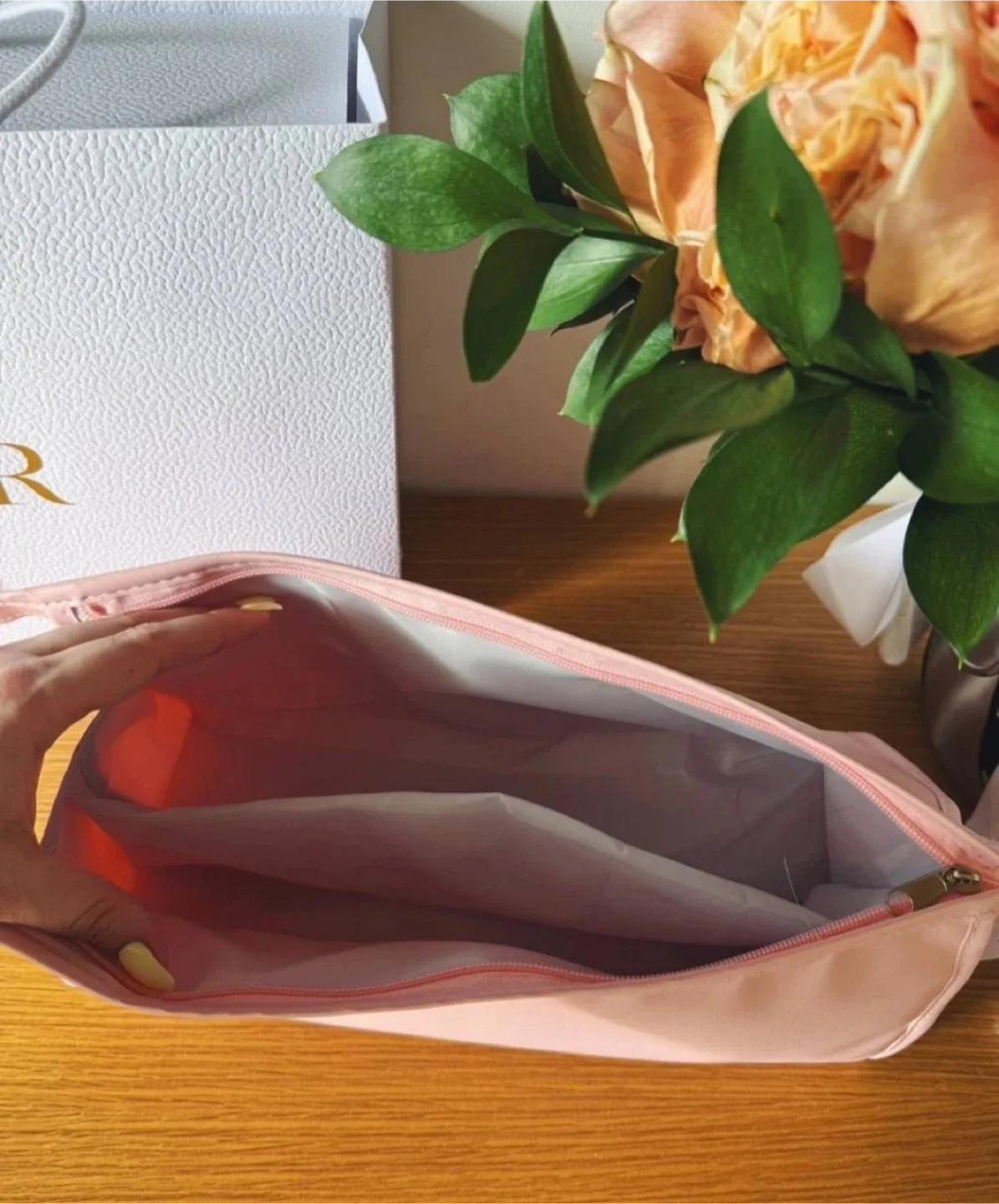 Pink Travel Hair Styling Tool Bag image indicator(2)