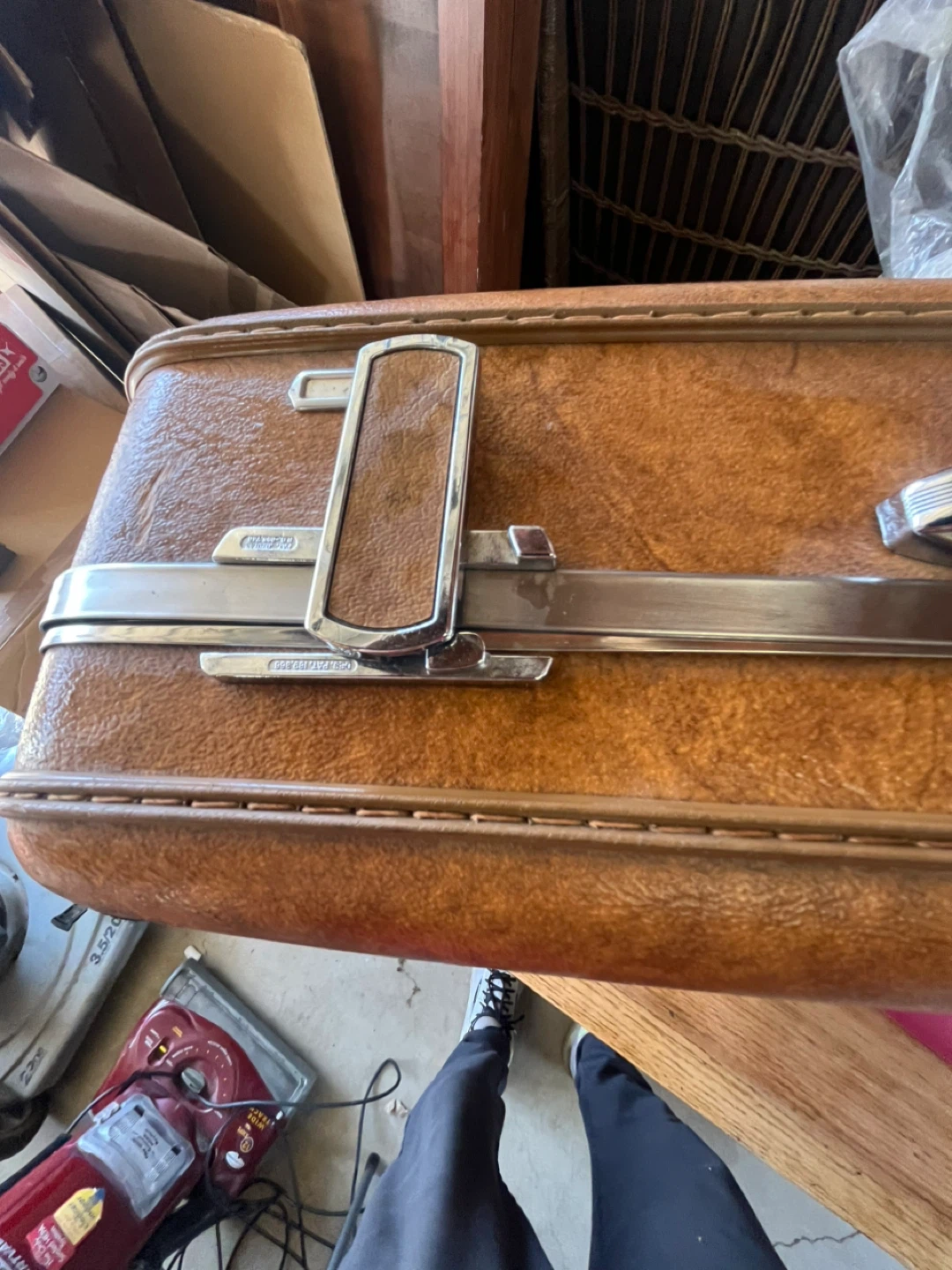 Vintage American Tourister Suitcase & Matching Carry-on - photo 4