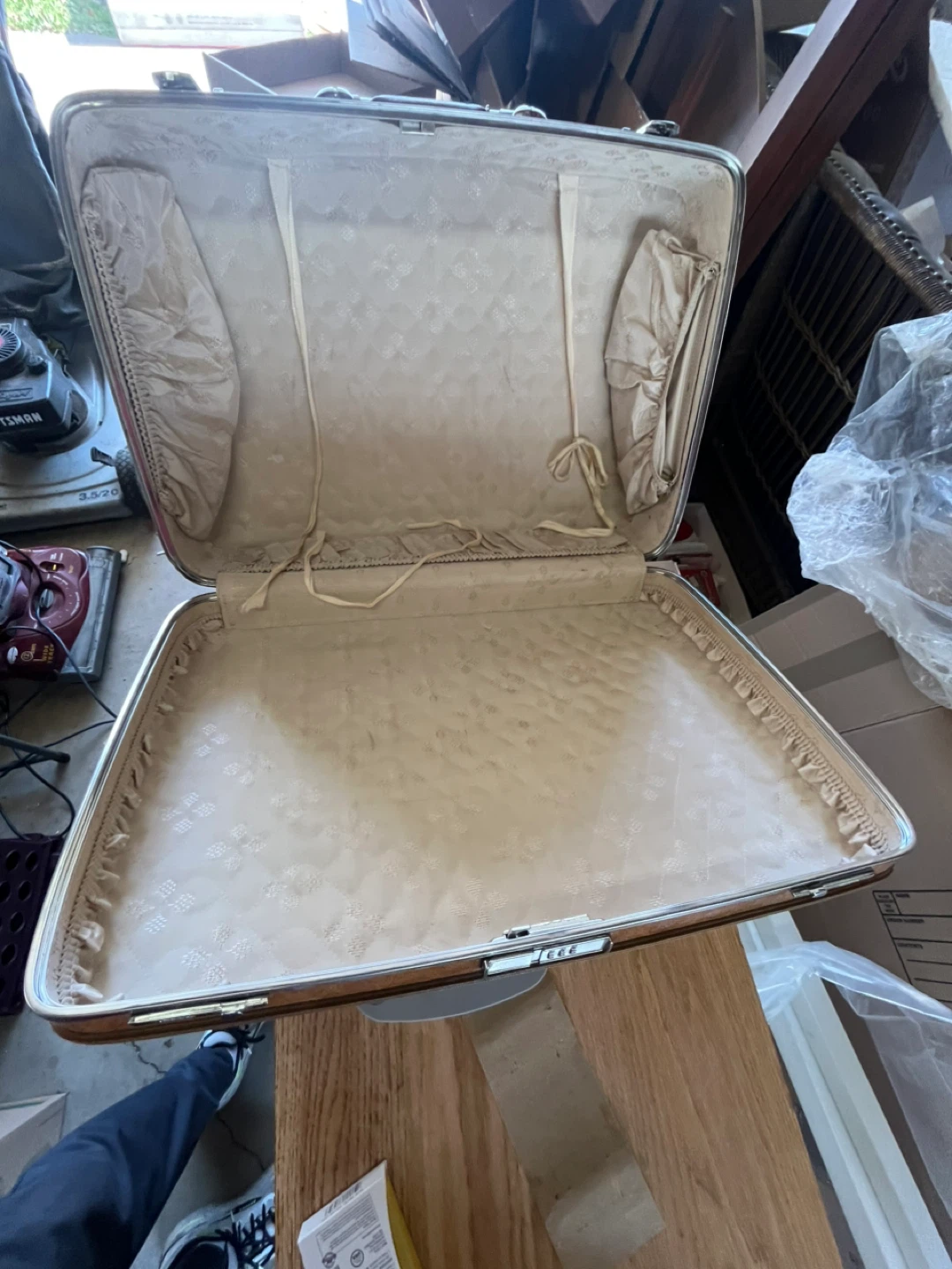 Vintage American Tourister Suitcase & Matching Carry-on - photo 5