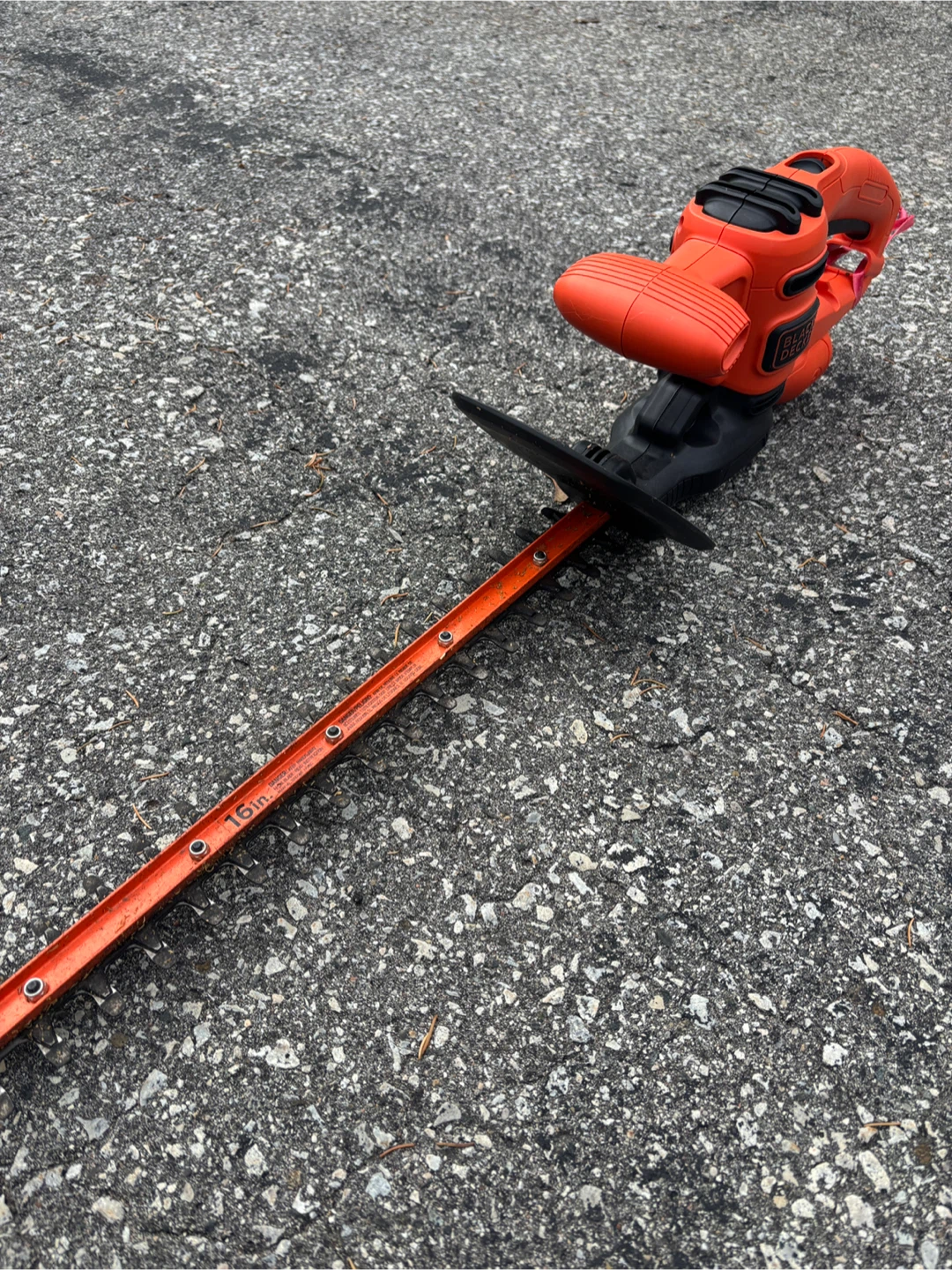 Black+Decker 16in. Hedge Trimmer - photo 4