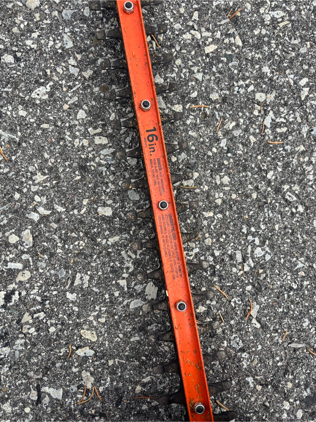 Black+Decker 16in. Hedge Trimmer - photo 3
