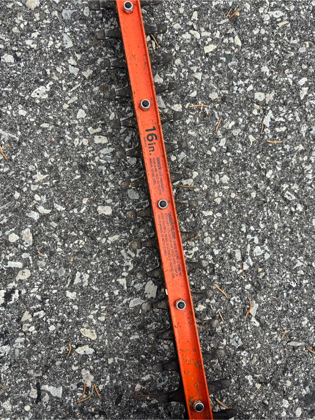 Black+Decker 16in. Hedge Trimmer image indicator(3)