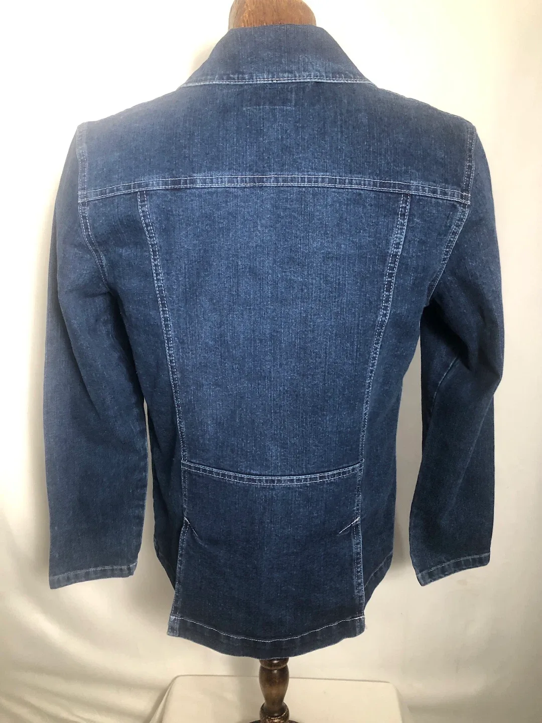Women’s Denim Jean Jacket. Size Small. French Dressing. image indicator(2)