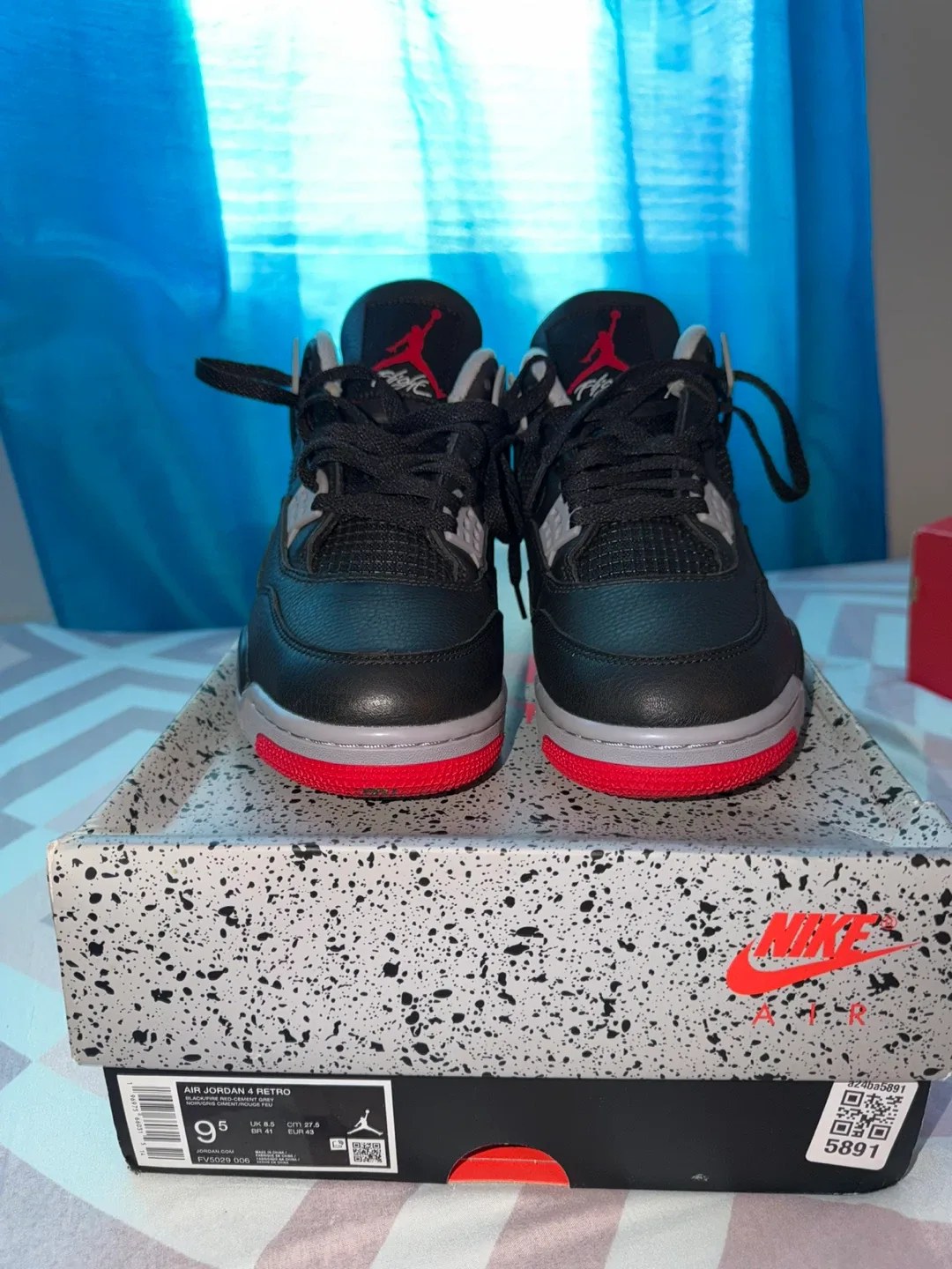 Nike Air Jordan 4 Retro image indicator(6)