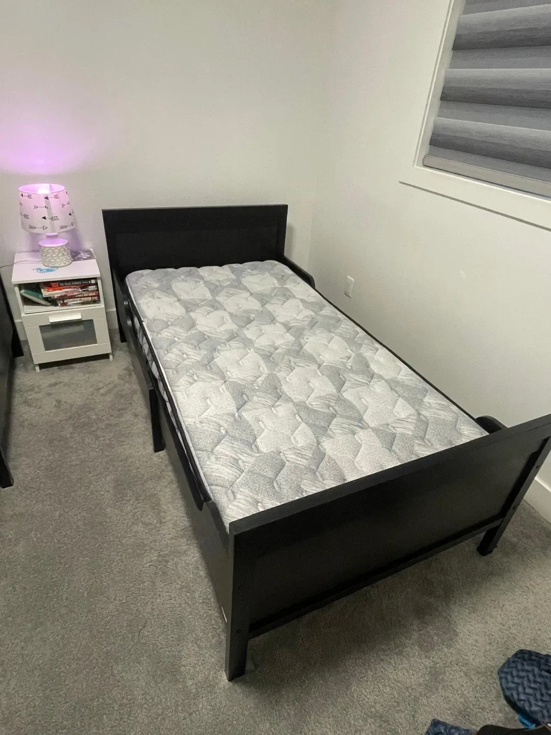 Twin Size Bed Frame with Mattress image indicator(4)