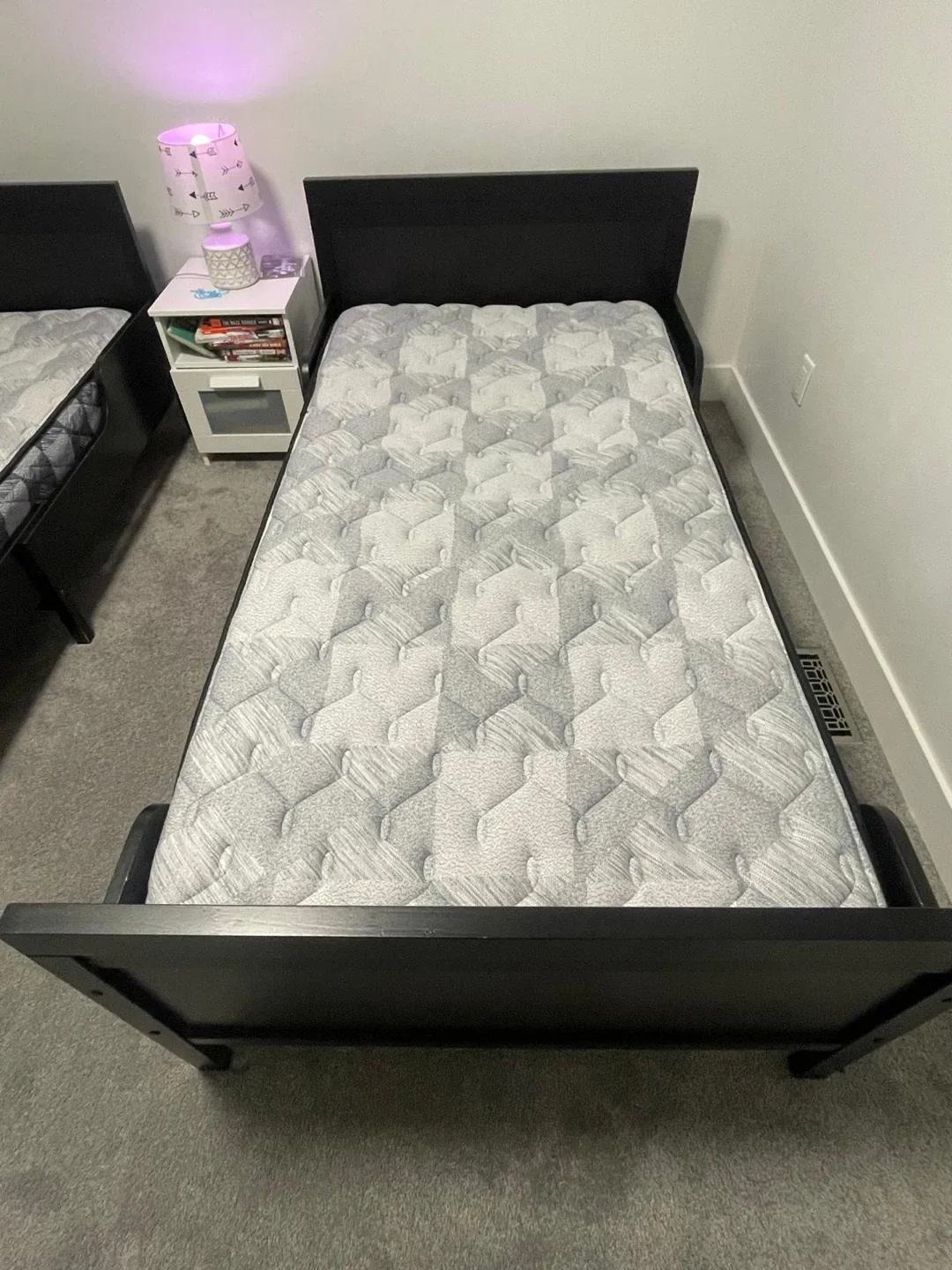 Twin Size Bed Frame with Mattress image indicator(5)