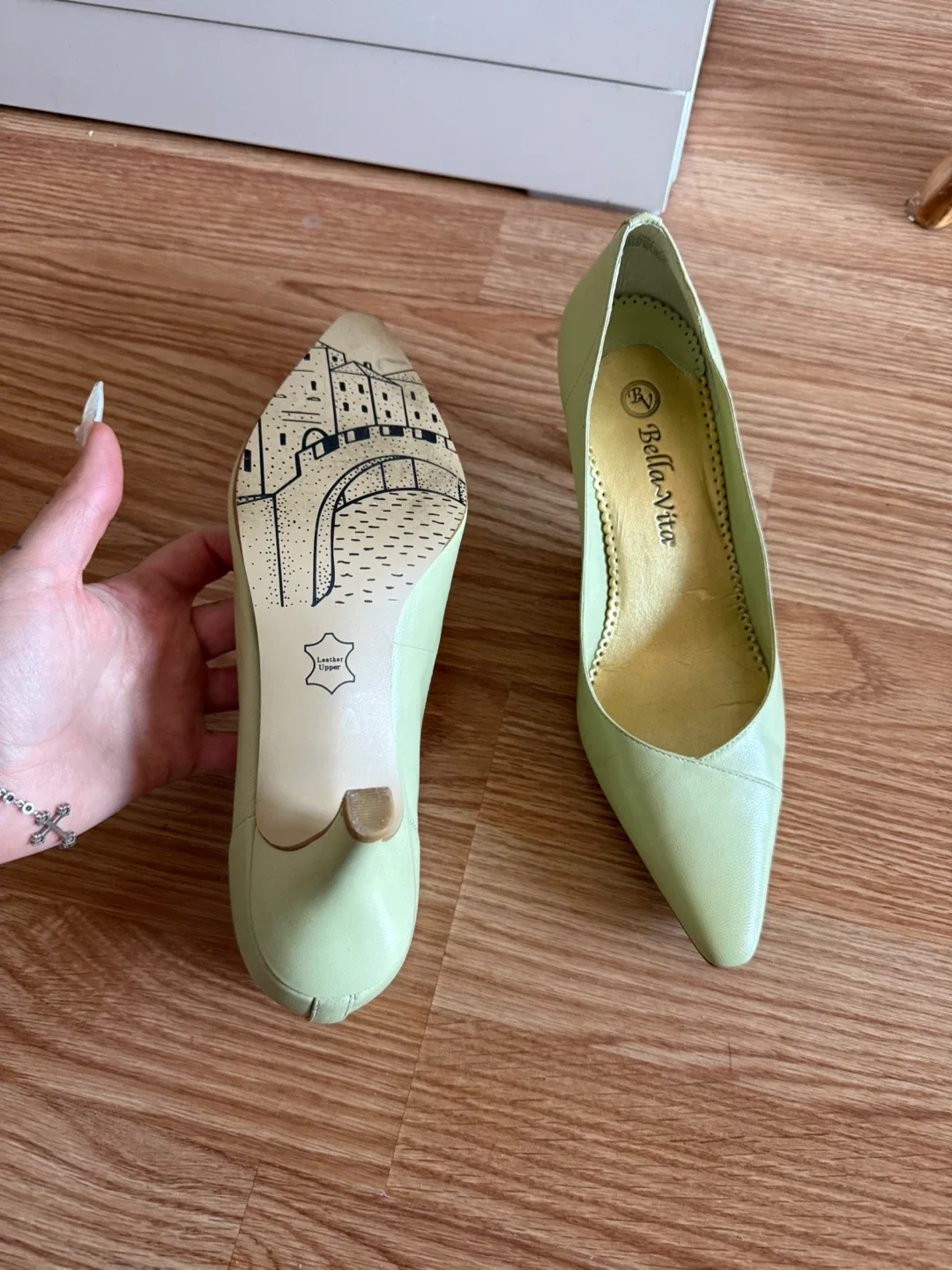 Bella Vita Green Leather Heels - Size 7M