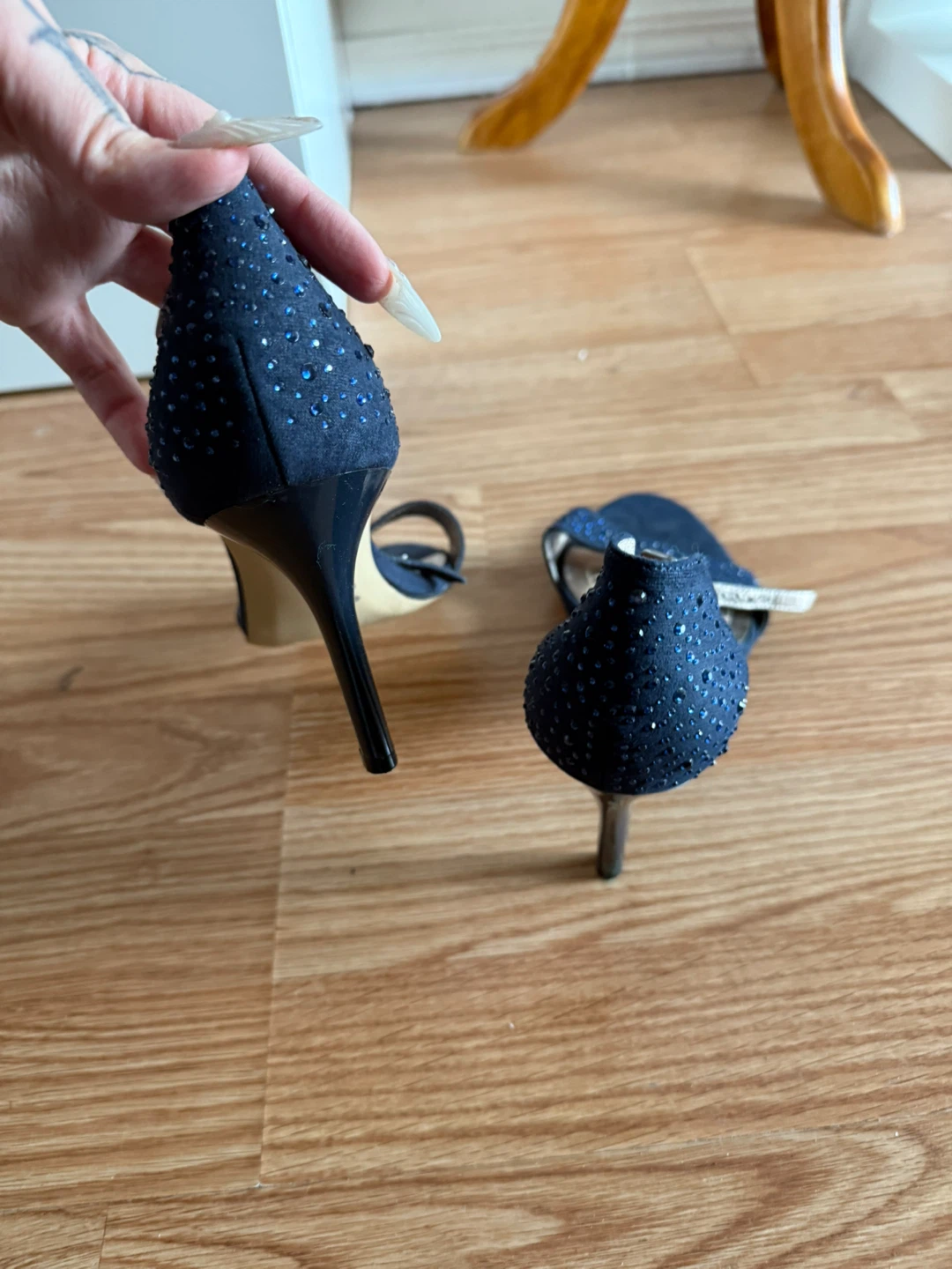 Elegant Navy Blue Heels - Size 8.5 - photo 3