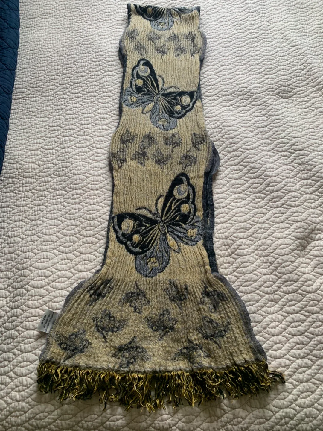 Butterfly Pattern Scarf image indicator(2)