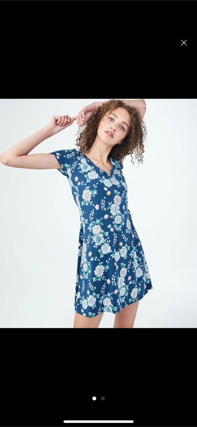 Mixed Clothing Lot - Dresses, Tops, Bottoms Size XS image indicator(3)