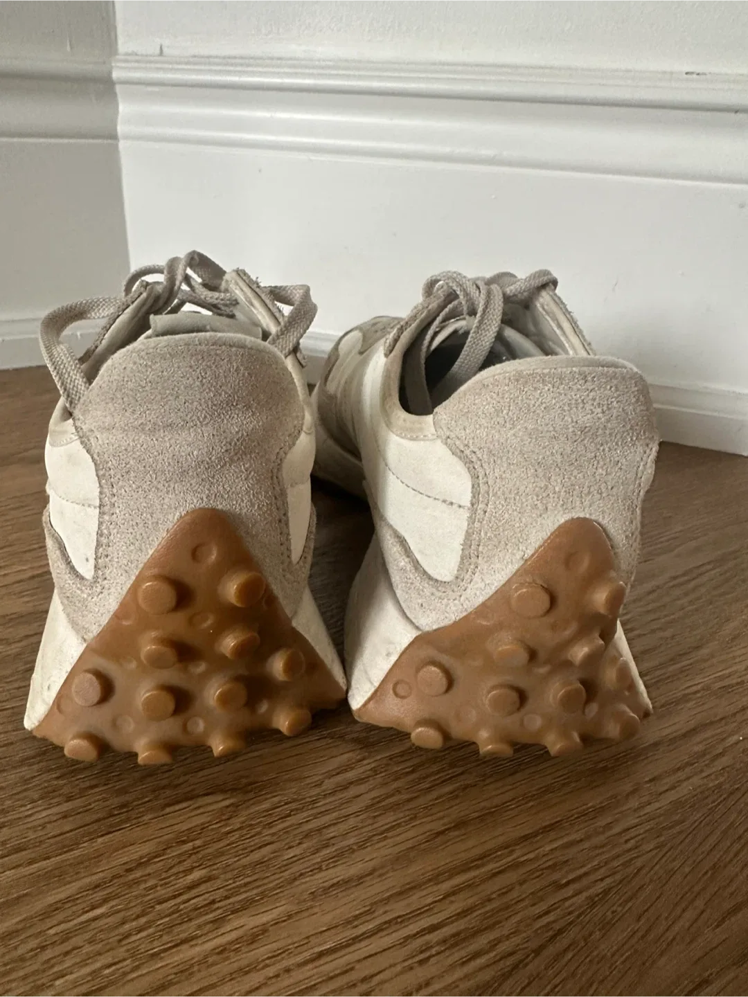 New Balance 327 Sneakers image indicator(5)