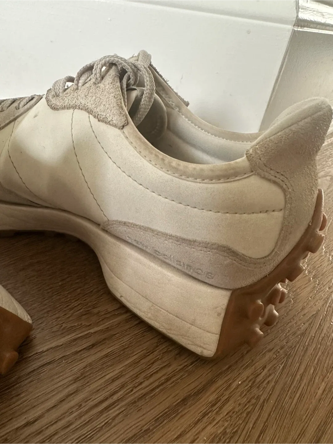 New Balance 327 Sneakers image indicator(6)