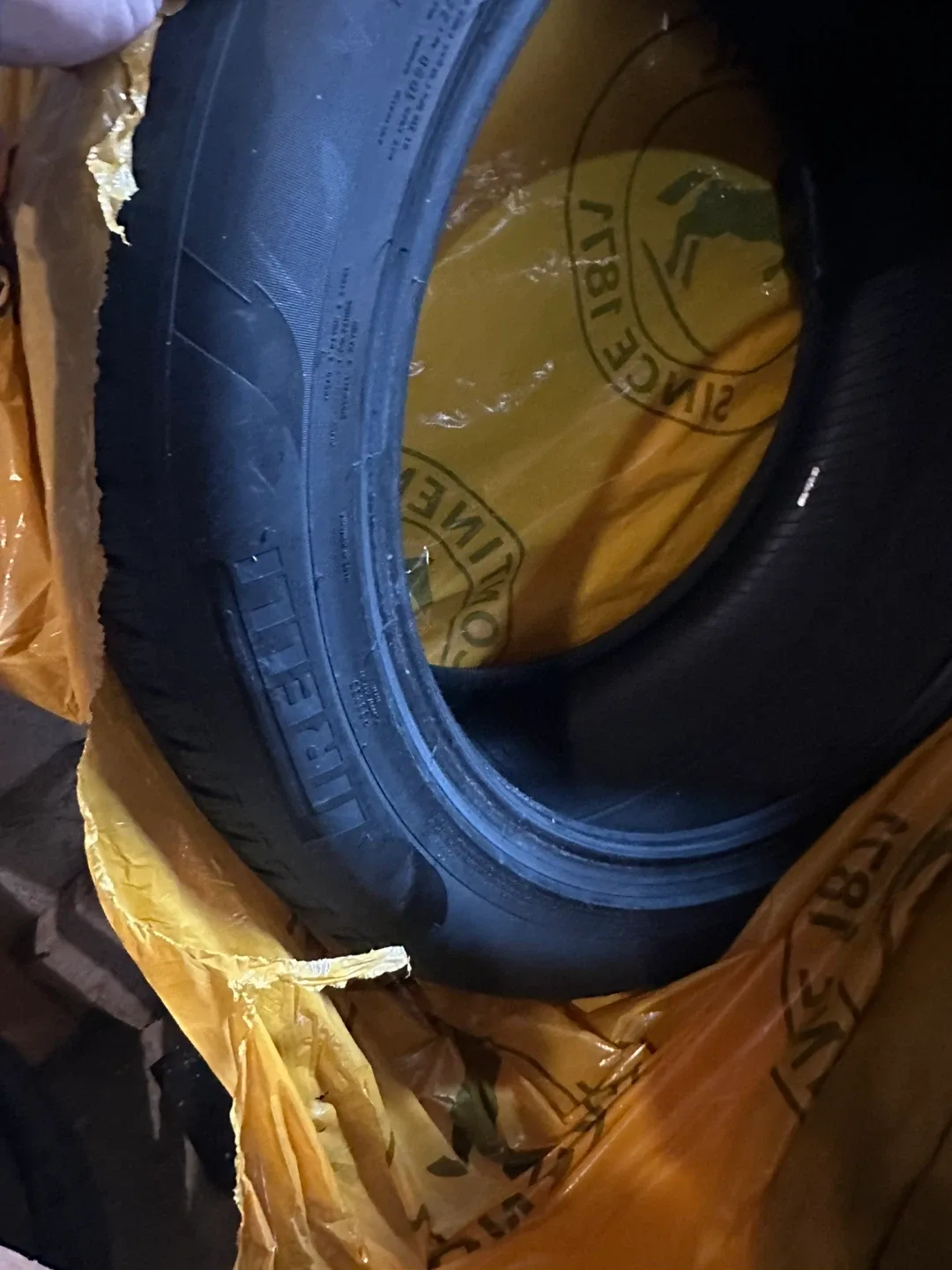 Pirelli 315/40 R21 Tire image indicator(2)