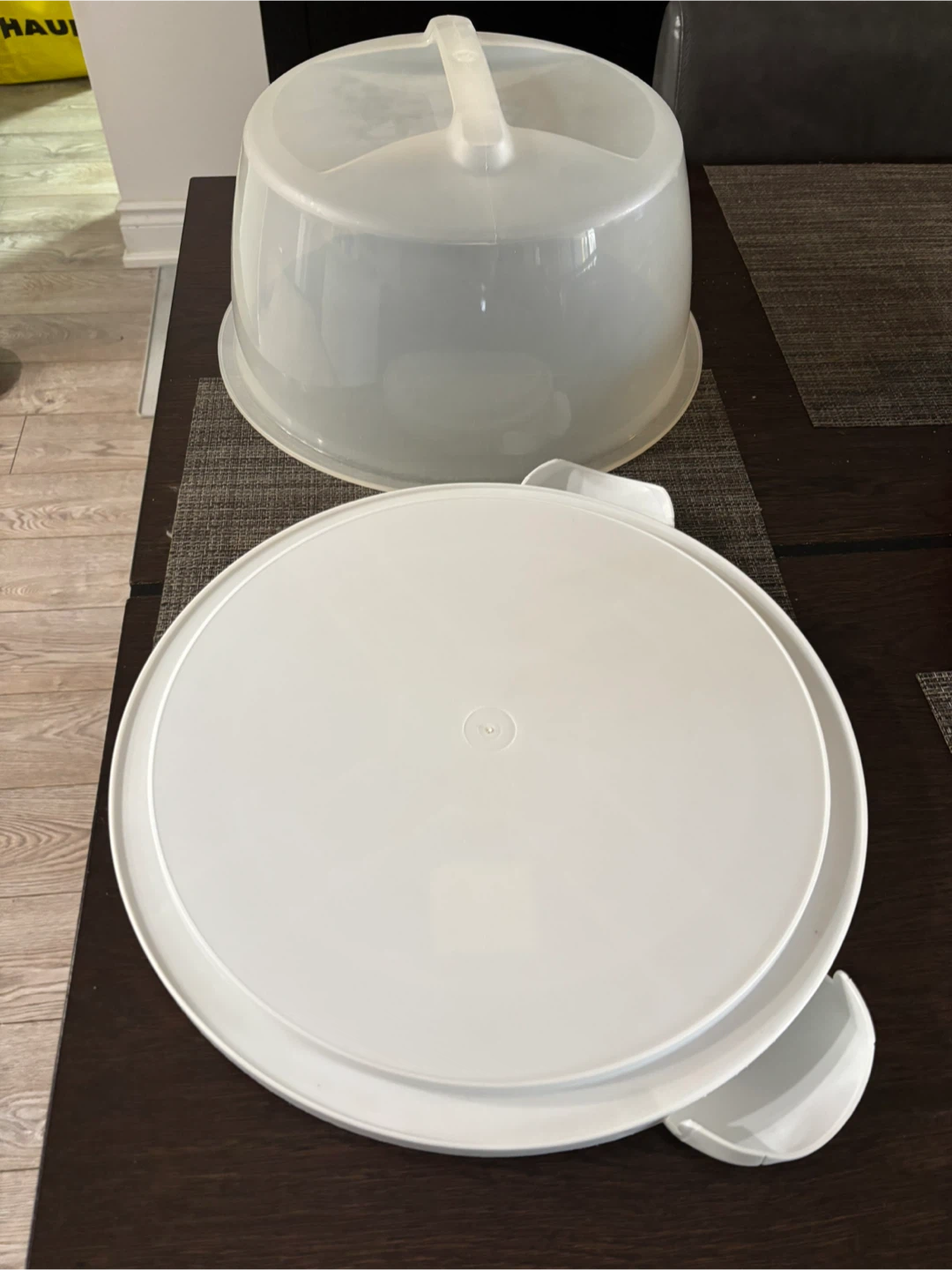 Wilton Cake Carrier, 14” Diameter. Excellent Condition - photo 3