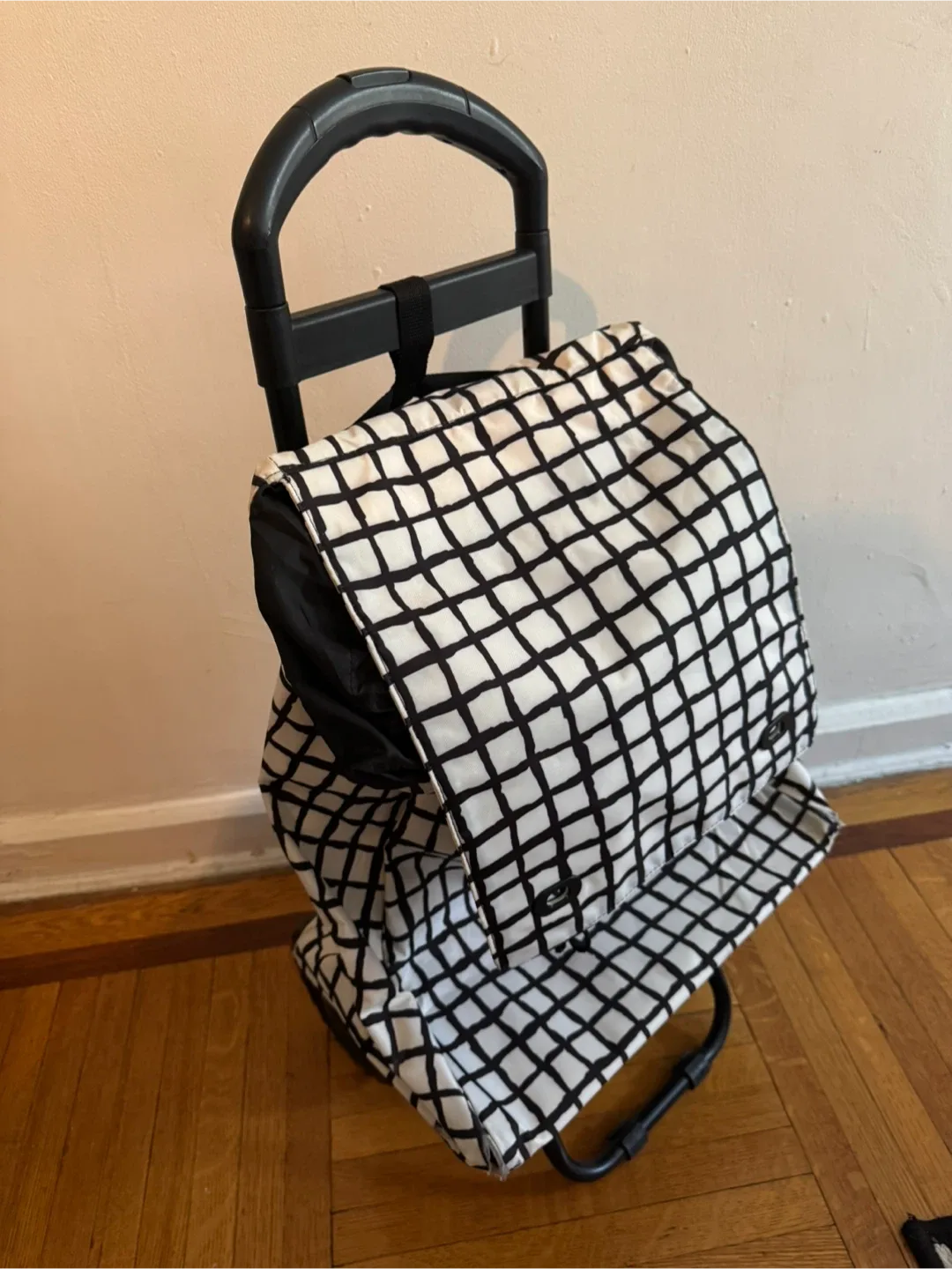 Rolling Shopping Bag - Black & White