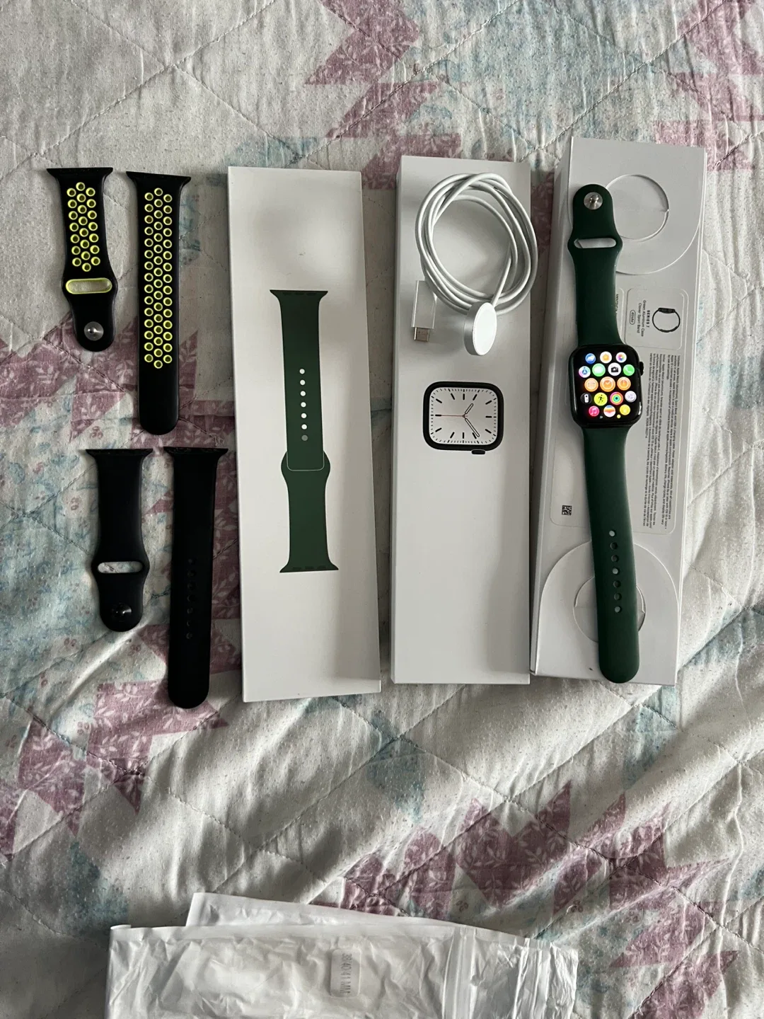 Apple Watch Series 7 45mm Green Aluminum Case image indicator(3)