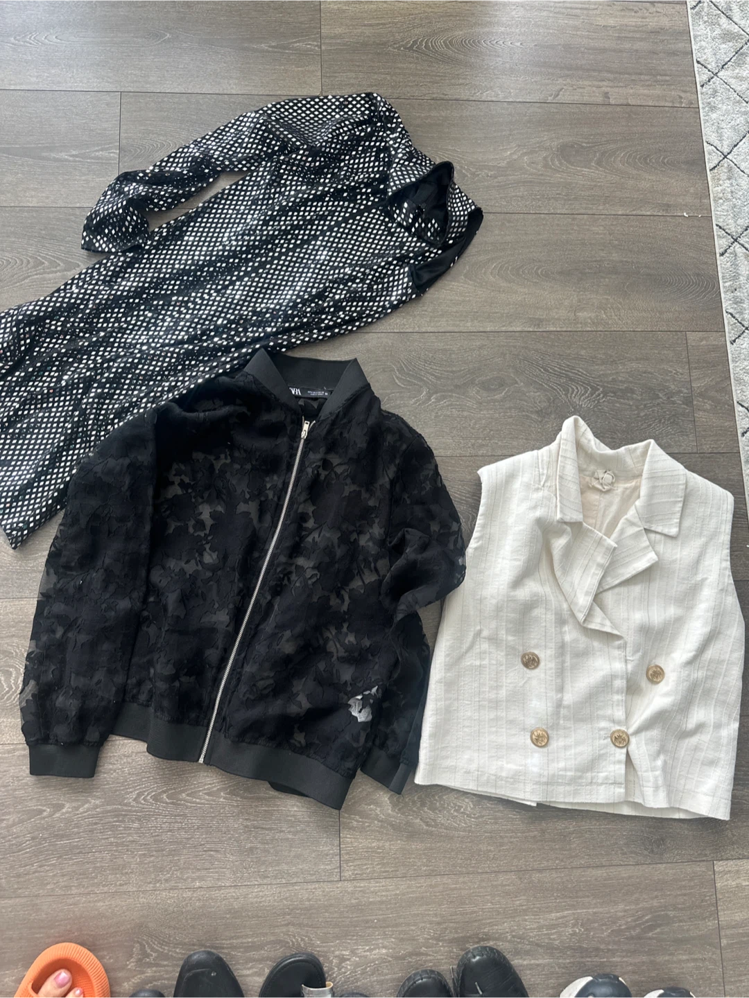 Selling different clothing - photo 3