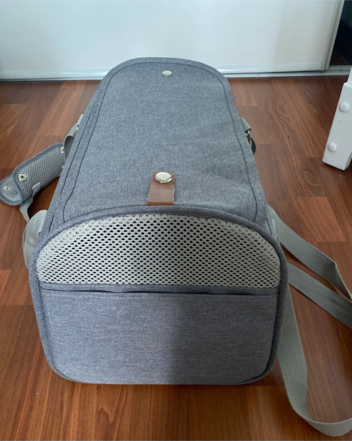 Grey Pet Carrier - Like New! image indicator(2)