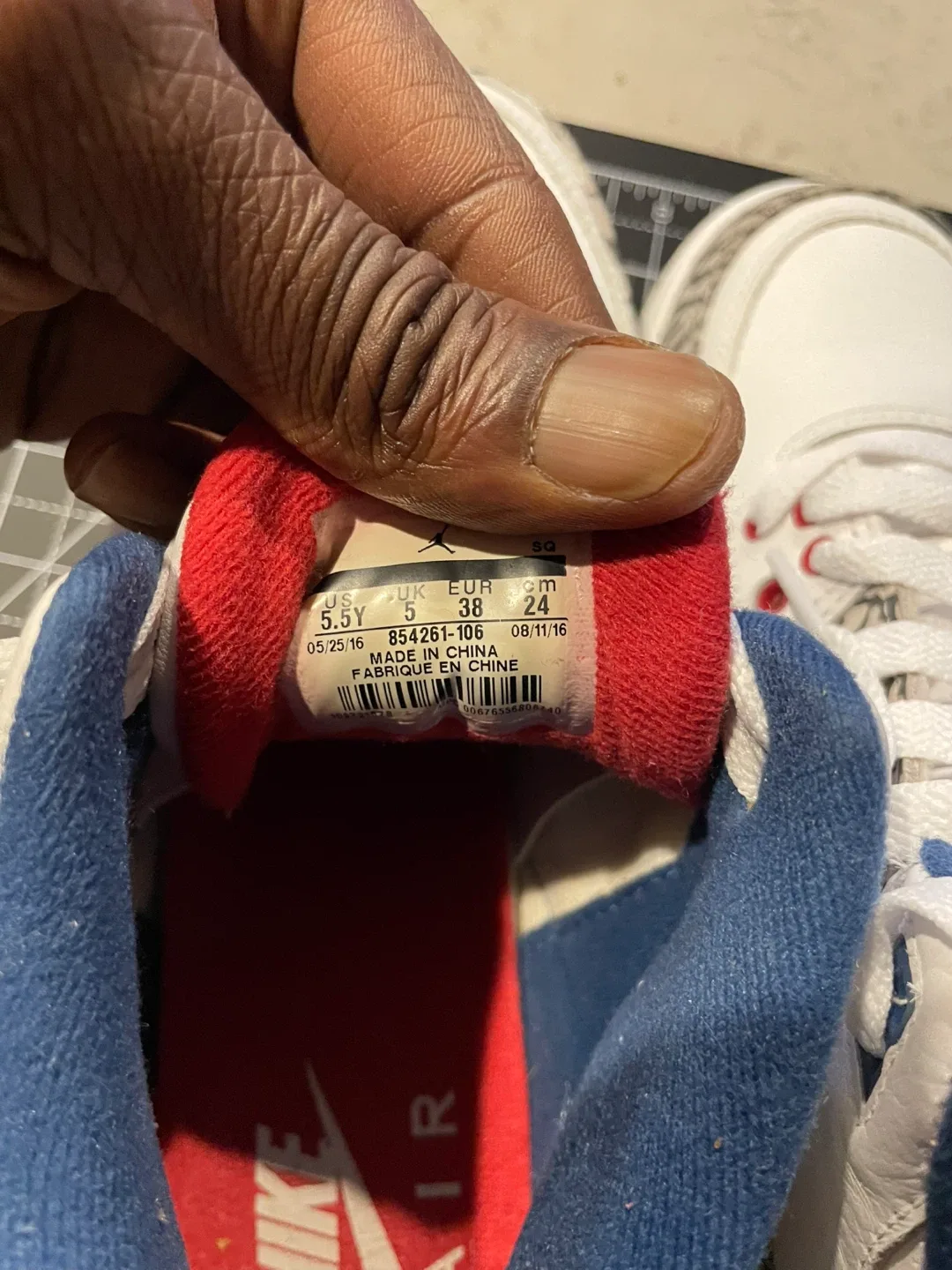 Nike Air Jordan 3 Retro image indicator(6)