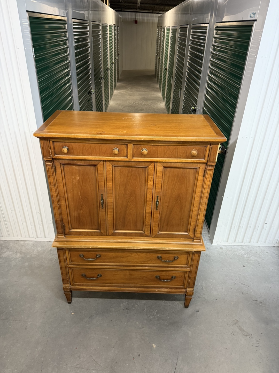 THOMASVILLE VINTAGE WOODEN ARMOIRE DRESSER - photo 2