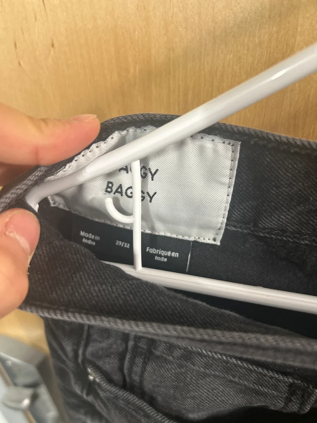 Baggy grey jeans from H&M image indicator(2)