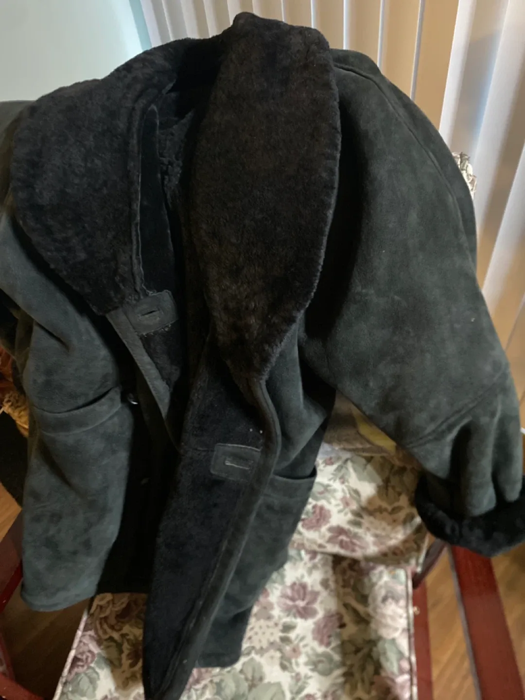 Danier Black Leather & Fur Coat Size S image indicator(4)