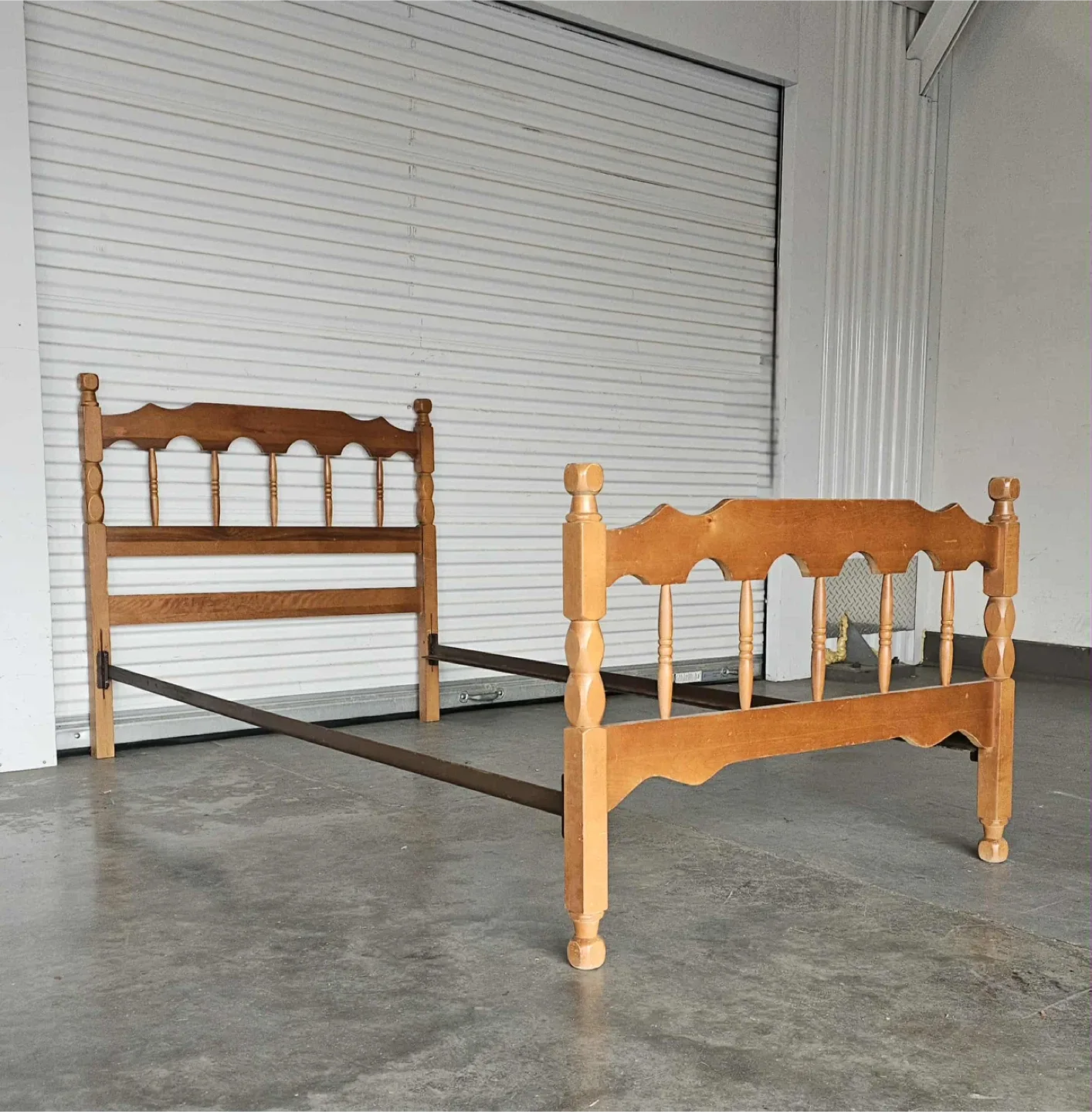 Vintage Solid maple single head board/foot image indicator(2)