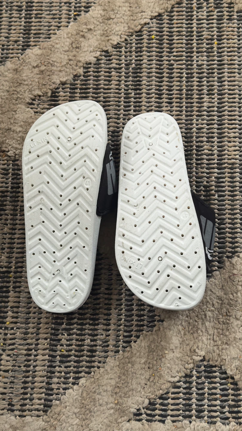 Puma Black & White Slides - Size 41 - photo 5