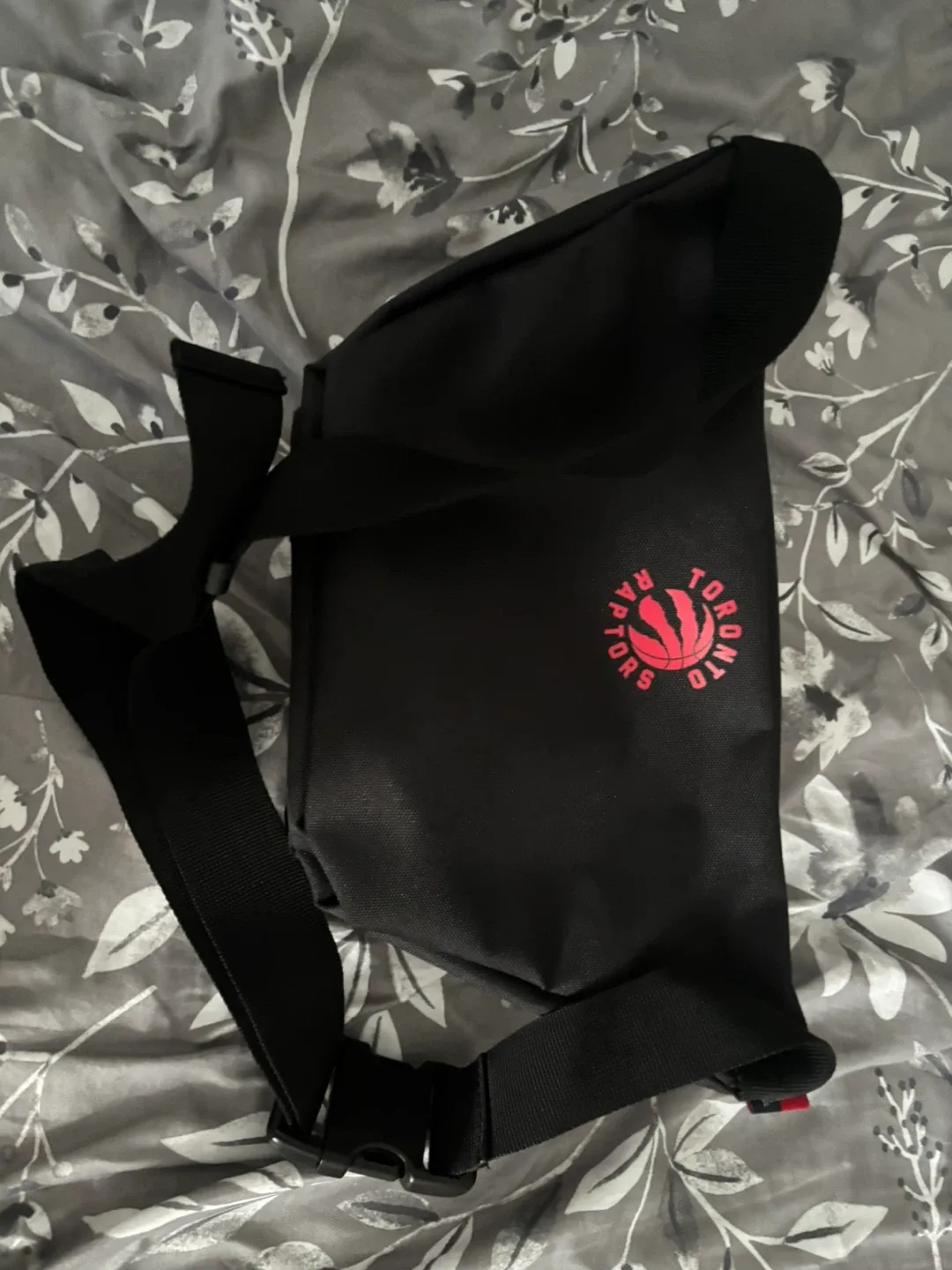Herschel x Toronto Raptors Sling Bag image indicator(3)