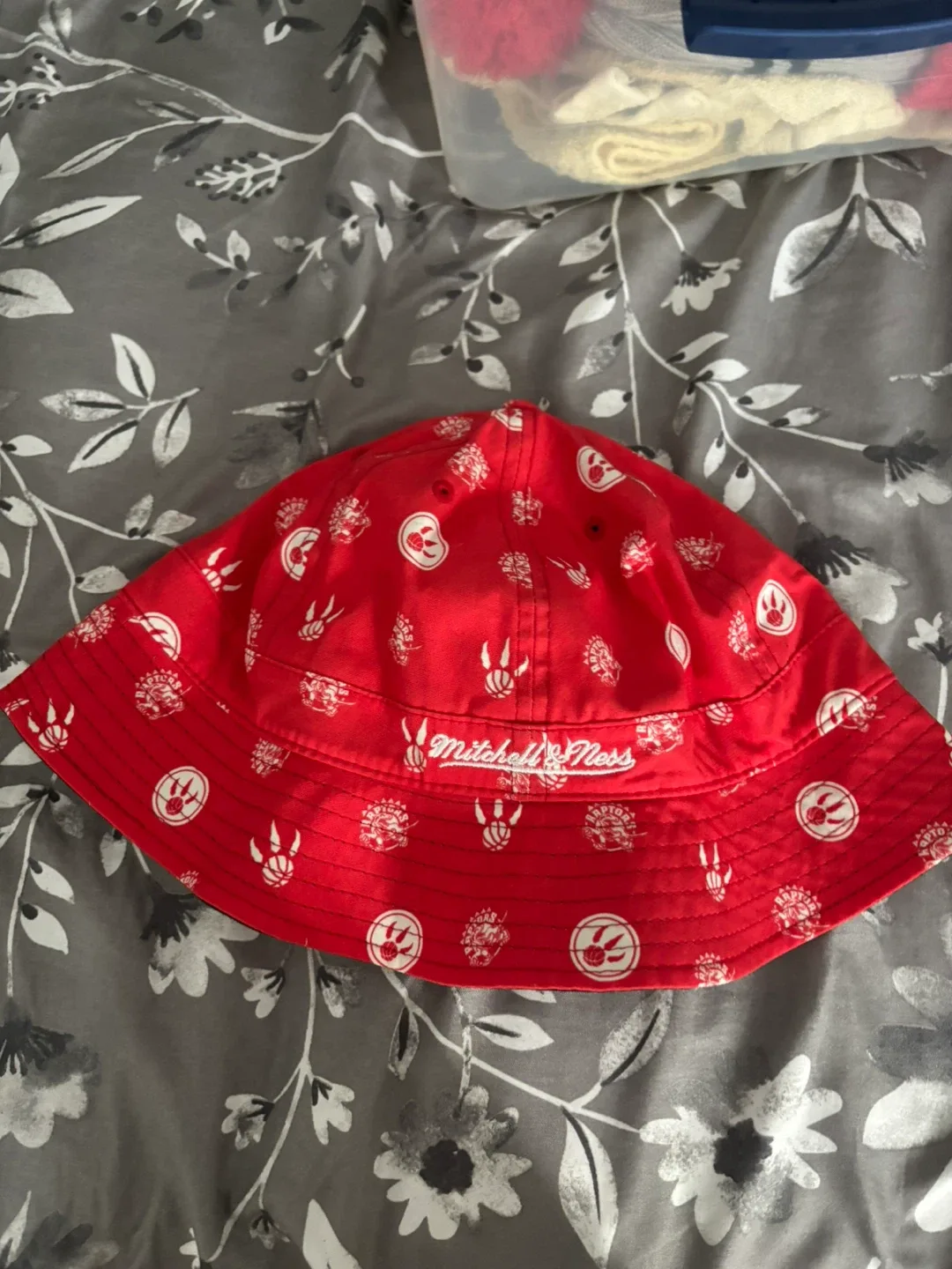 Mitchell & Ness Toronto Raptors Bucket Hat image indicator(2)