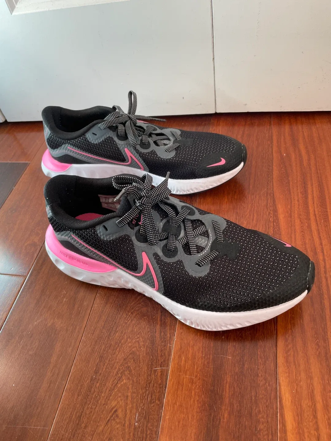 Nike Renew Run 3 Black/Pink Women's Running Shoes image indicator(2)