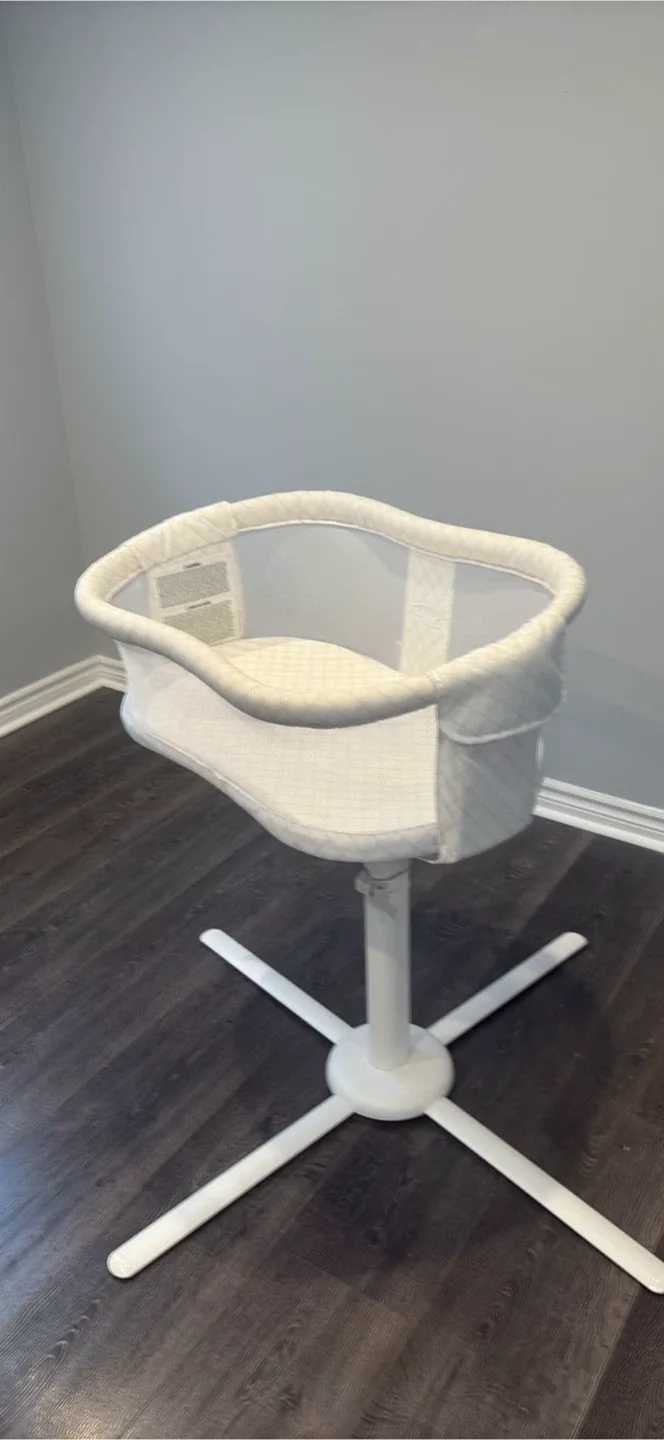 Halo BassiNest Swivel Sleeper image indicator(3)