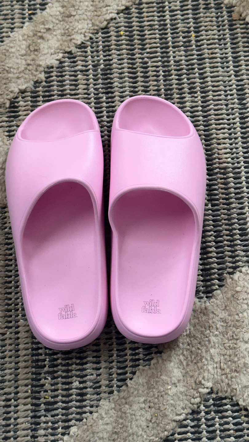 Wild Fable Pink Slides