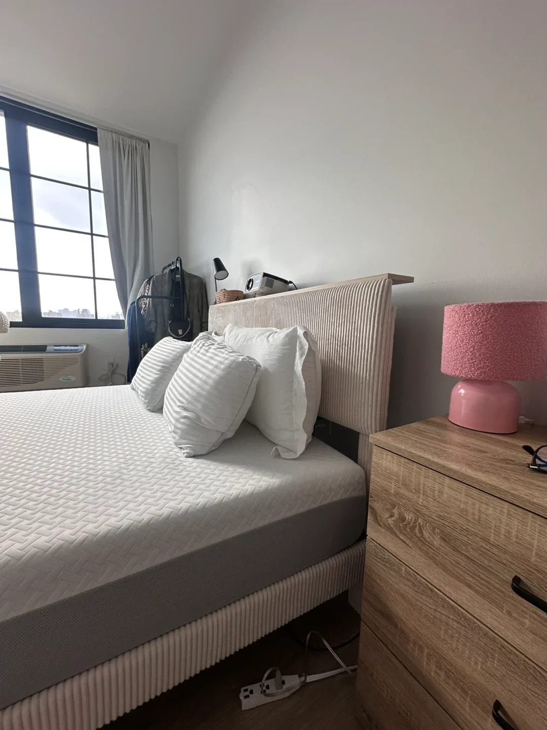 Platform Bed and mattress image indicator(3)