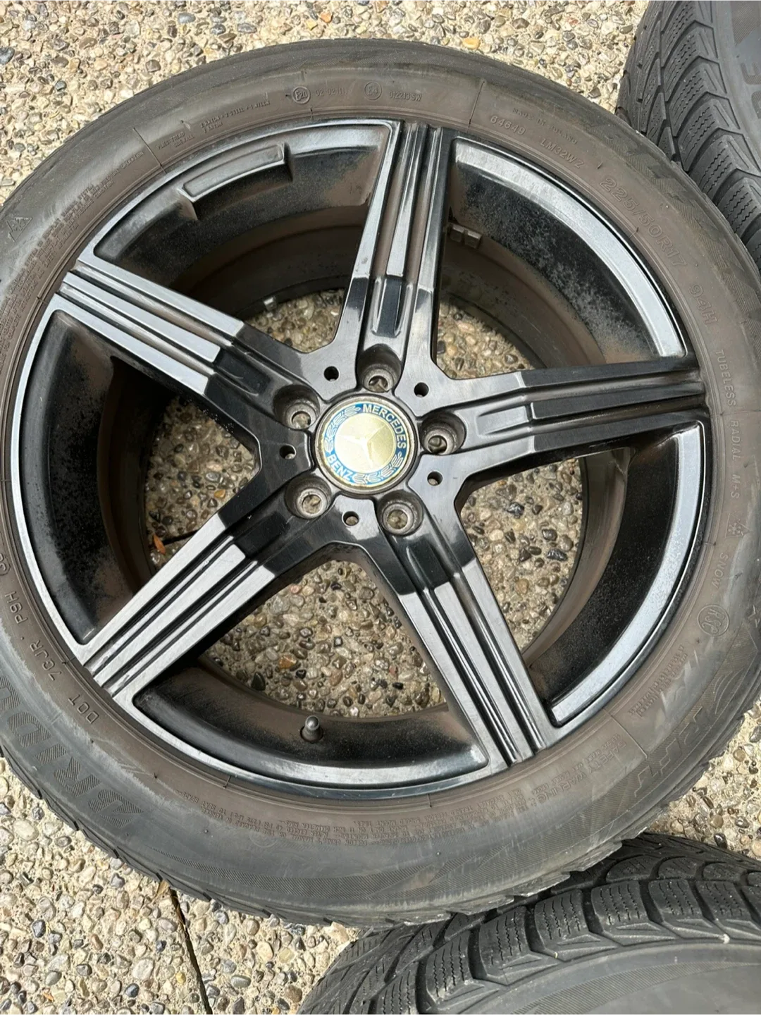 Mercedes-Benz Rims & Bridgestone Tires - Set of 4 image indicator(2)