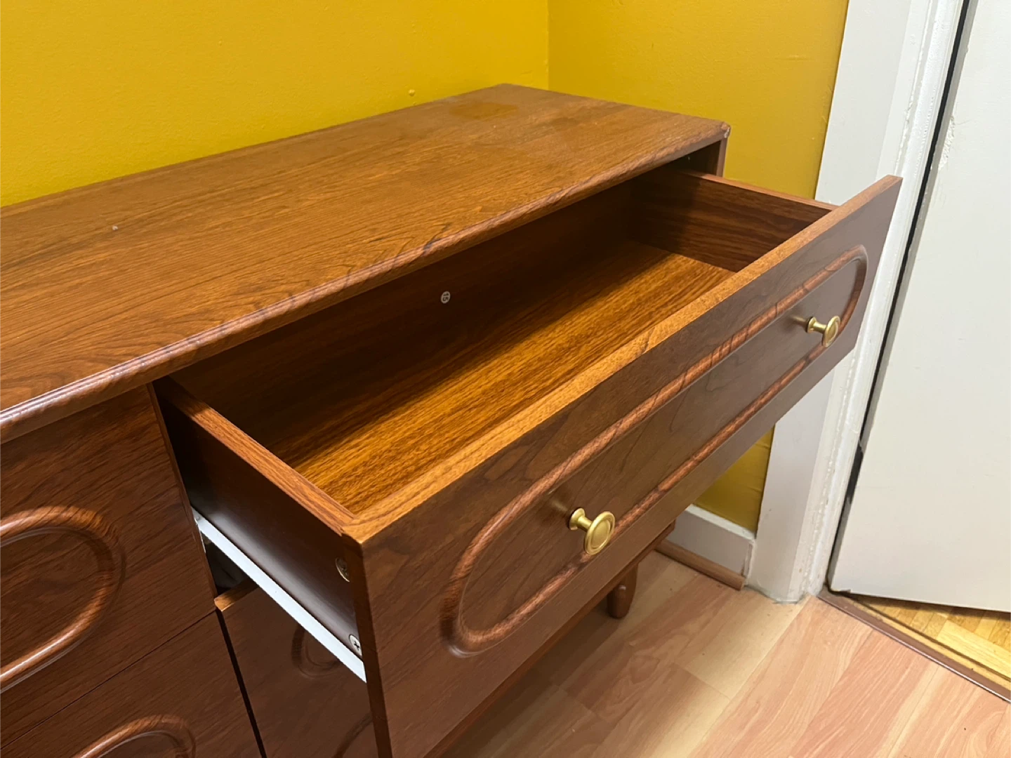 Brown 6-Drawer Dresser with Gold Knobs - photo 3