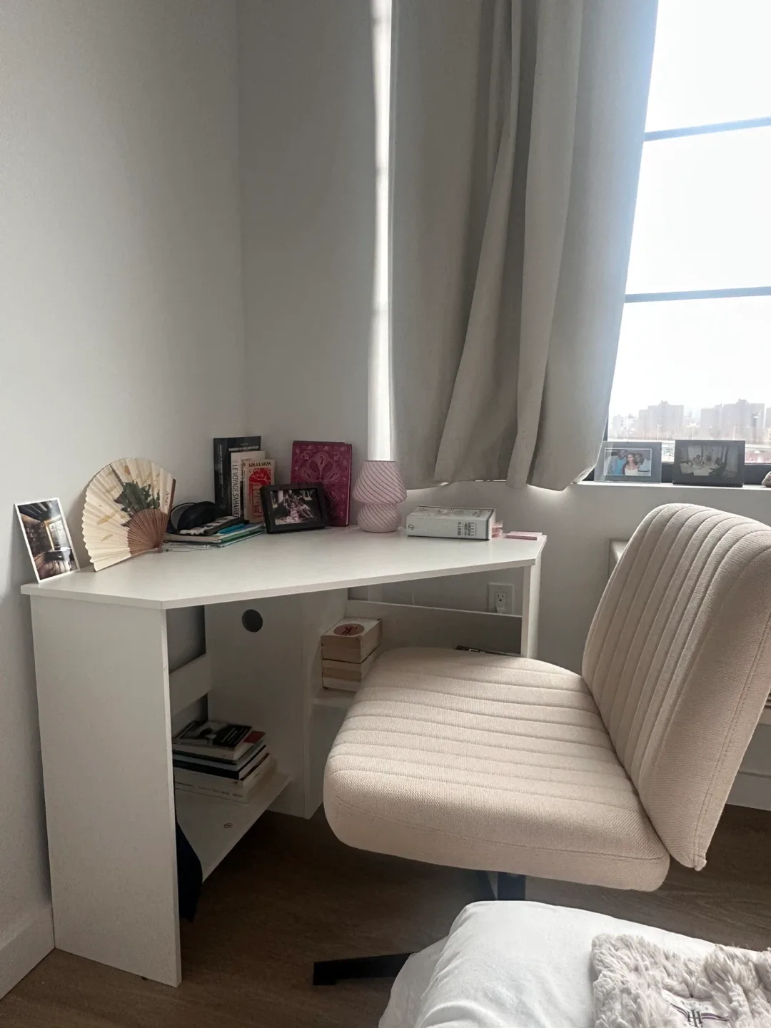 White Corner Desk + chair