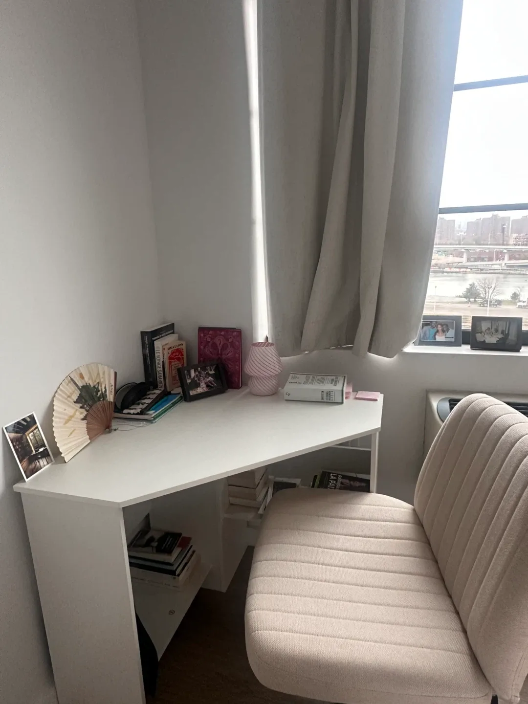 White Corner Desk + chair image indicator(2)