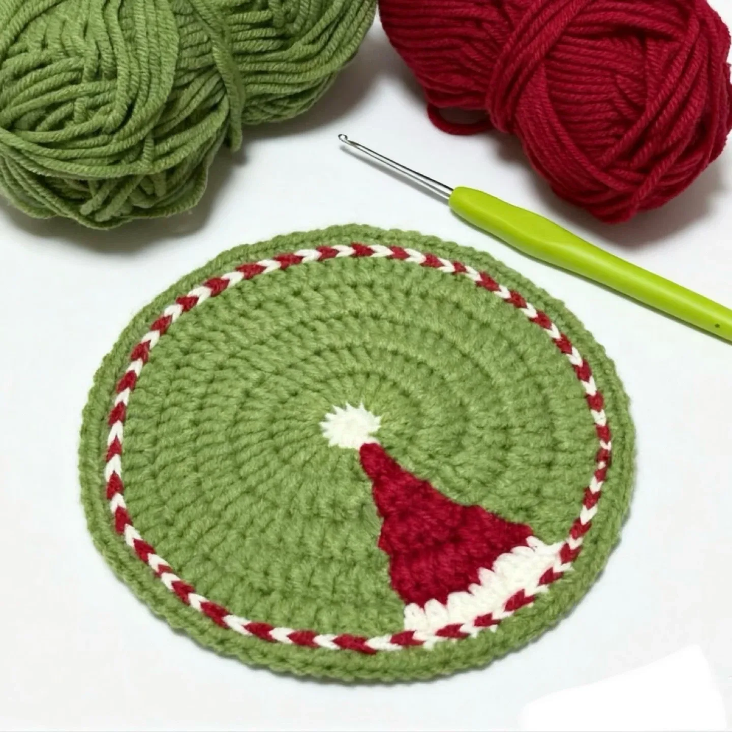 crochet cup coaster for Christmas
