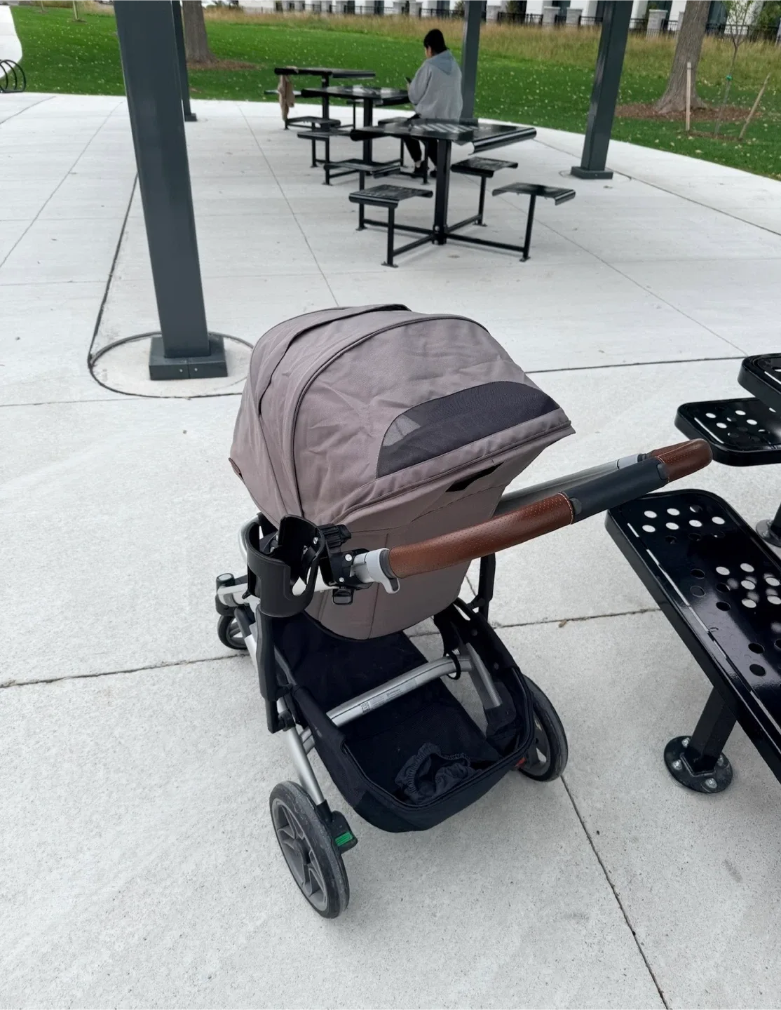 UPPAbaby Cruz V2 Stroller - Like New Condition! image indicator(4)