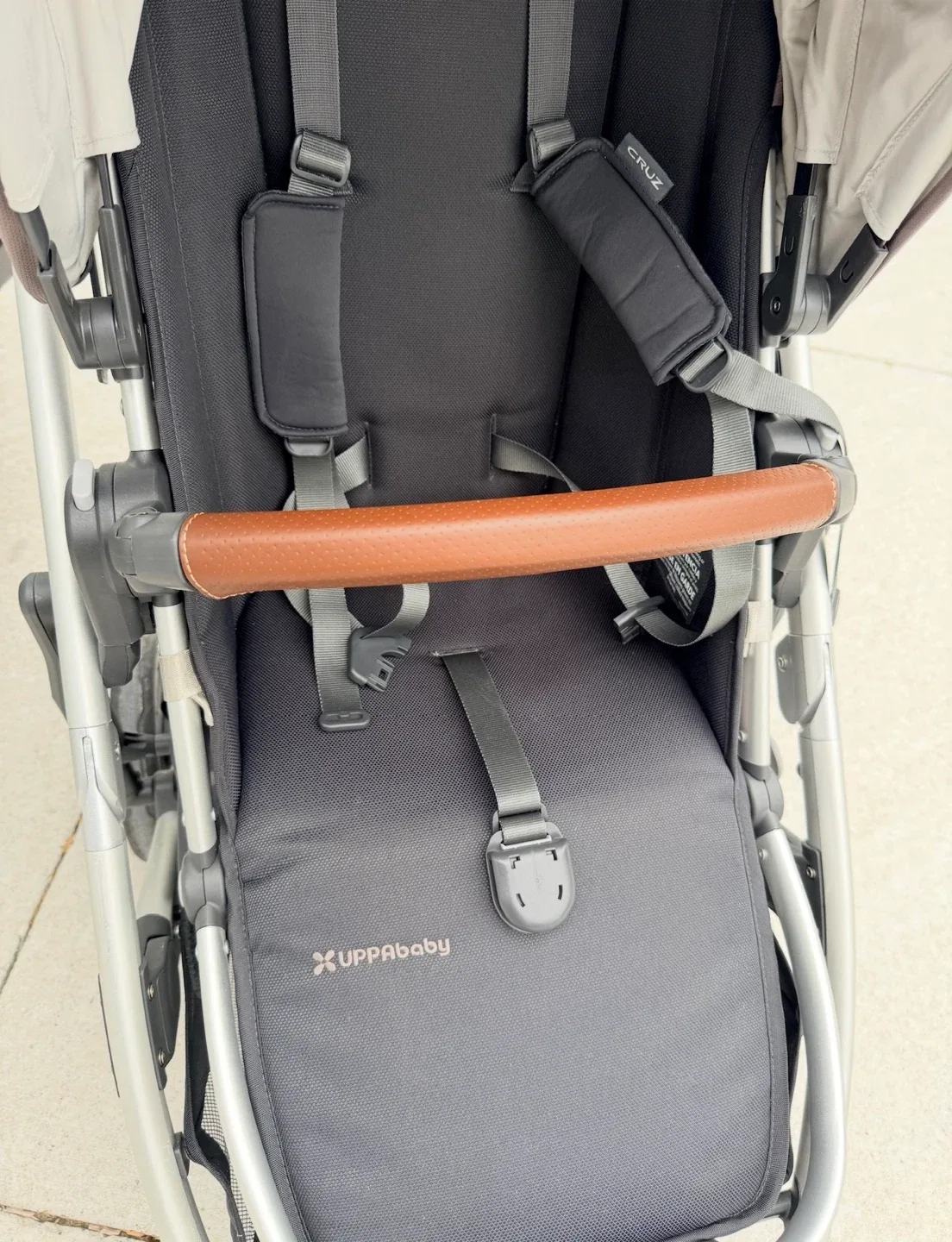 UPPAbaby Cruz V2 Stroller - Like New Condition! image indicator(3)