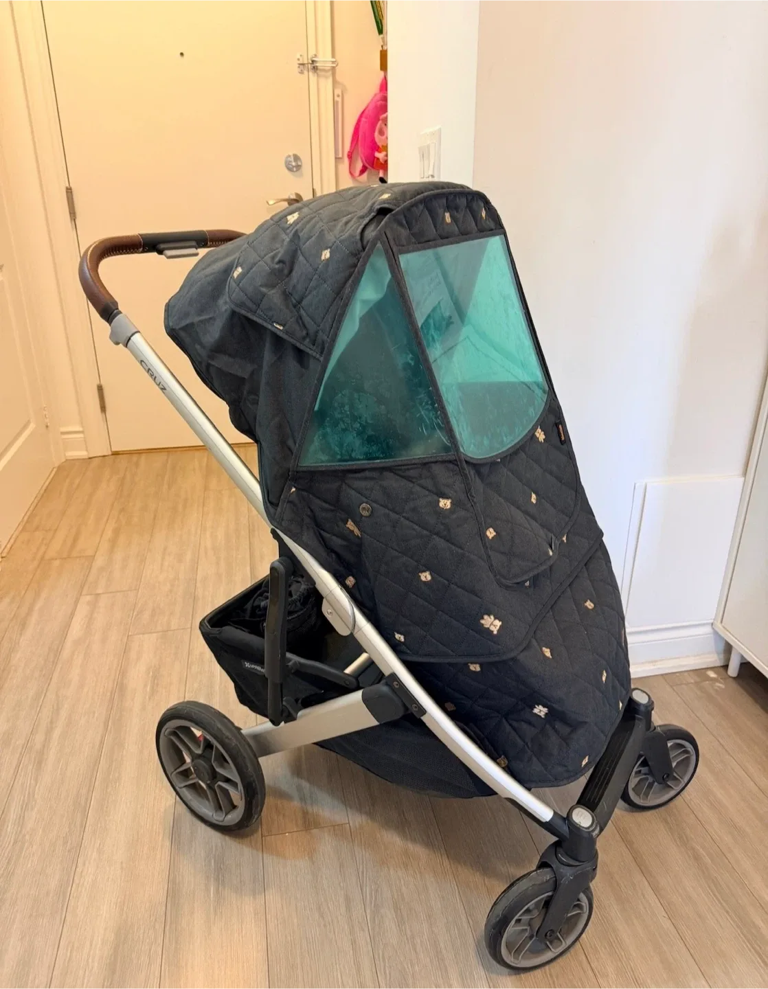UPPAbaby Cruz V2 Stroller - Like New Condition! image indicator(10)