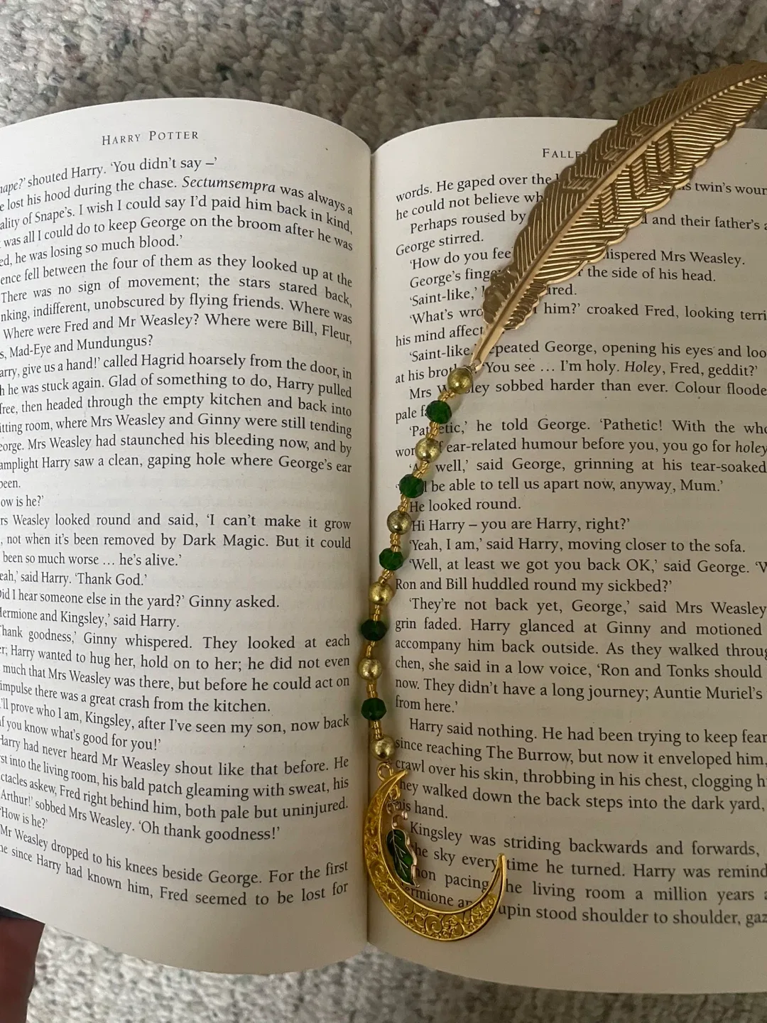 Fancy Metal Feather Bookmark with Charm image indicator(4)