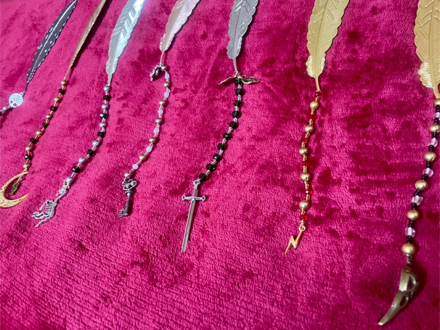 Fancy Metal Feather Bookmark with Charm image indicator(3)