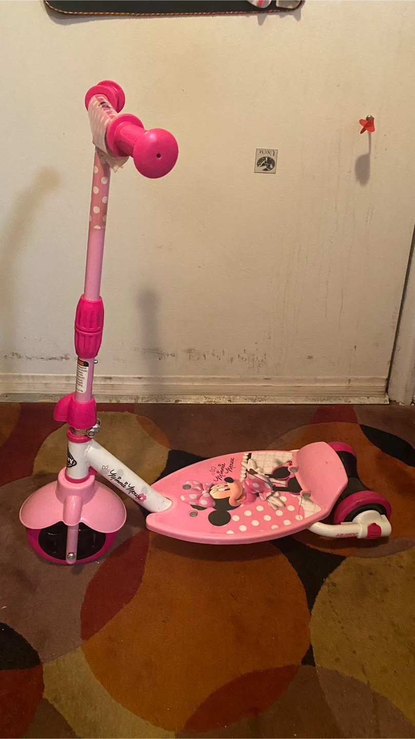 Huffy Minnie Mouse Scooter - Pink